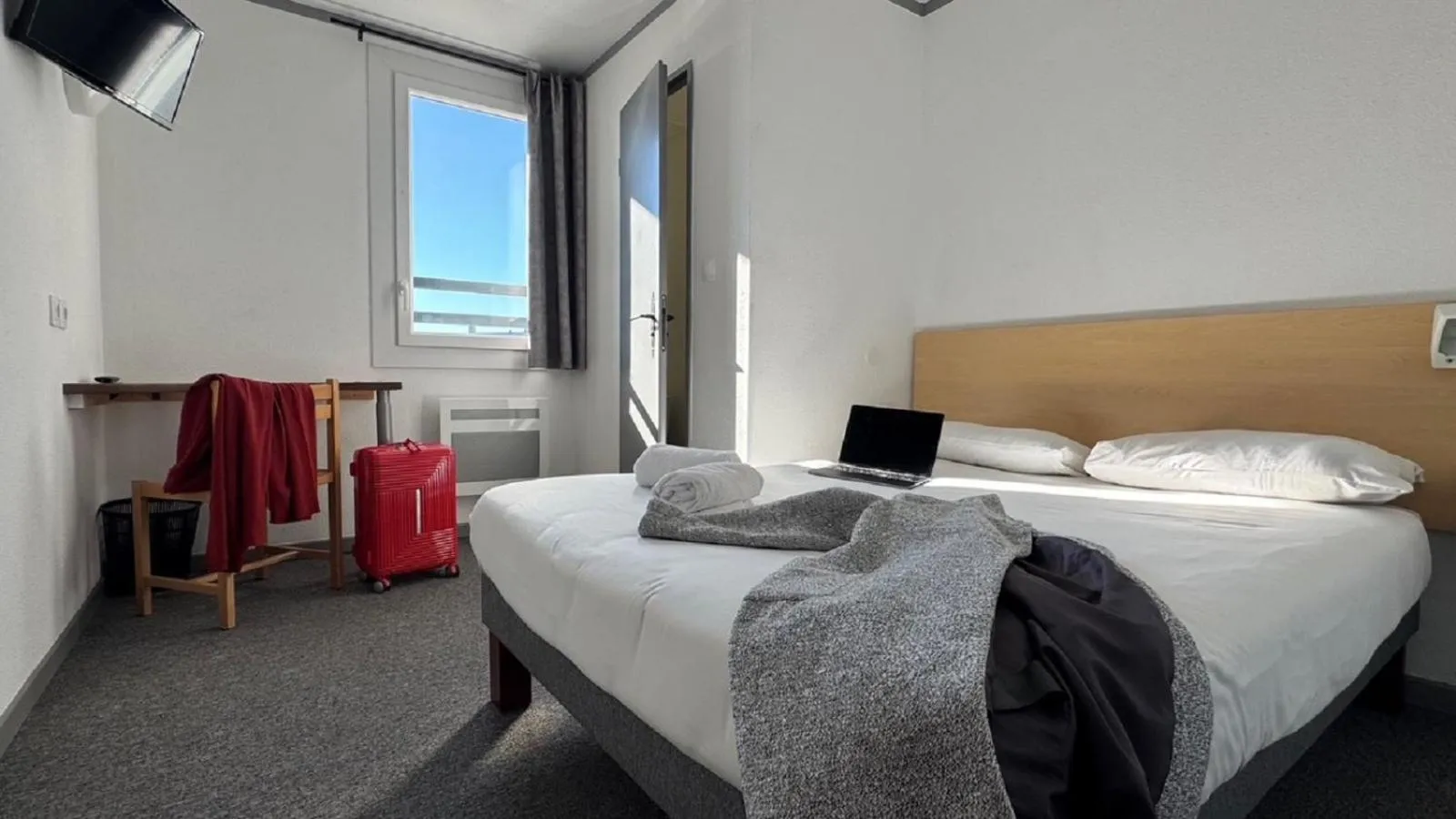 Property building, Bed in FastHotel Montpellier Ouest - Un Hôtel FH Classic