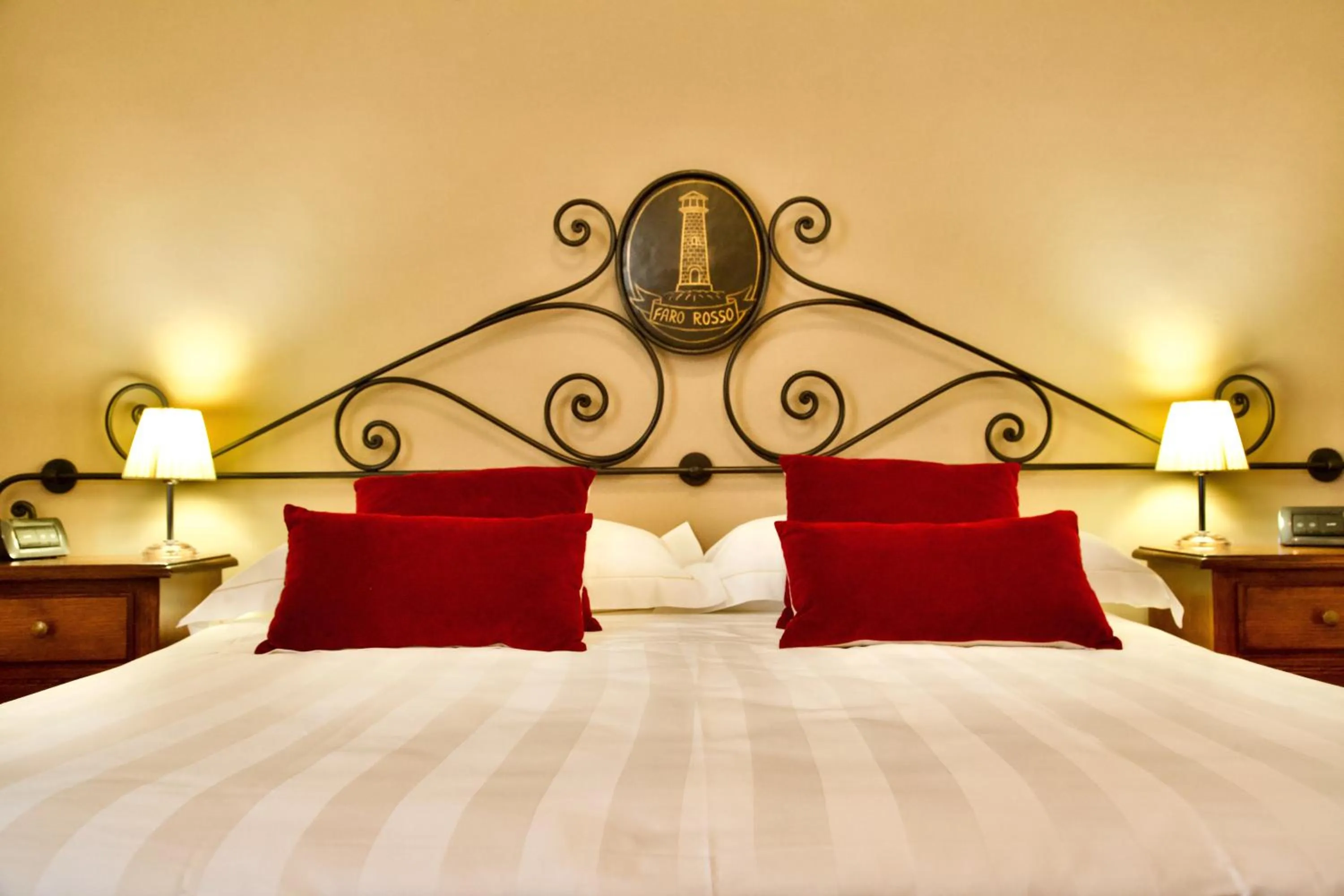Bed in Faro Rosso