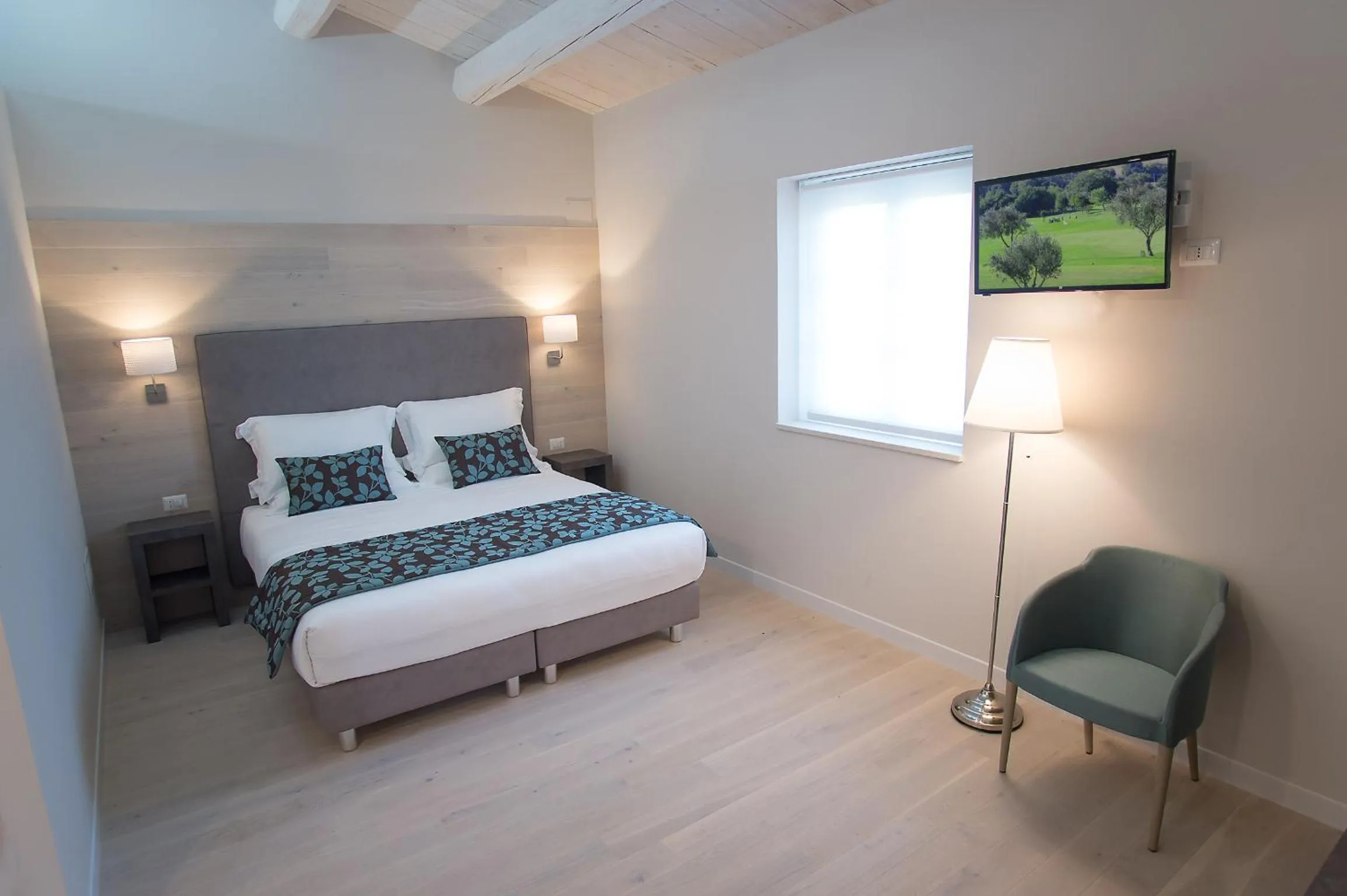 Photo of the whole room, Bed in Agromarino