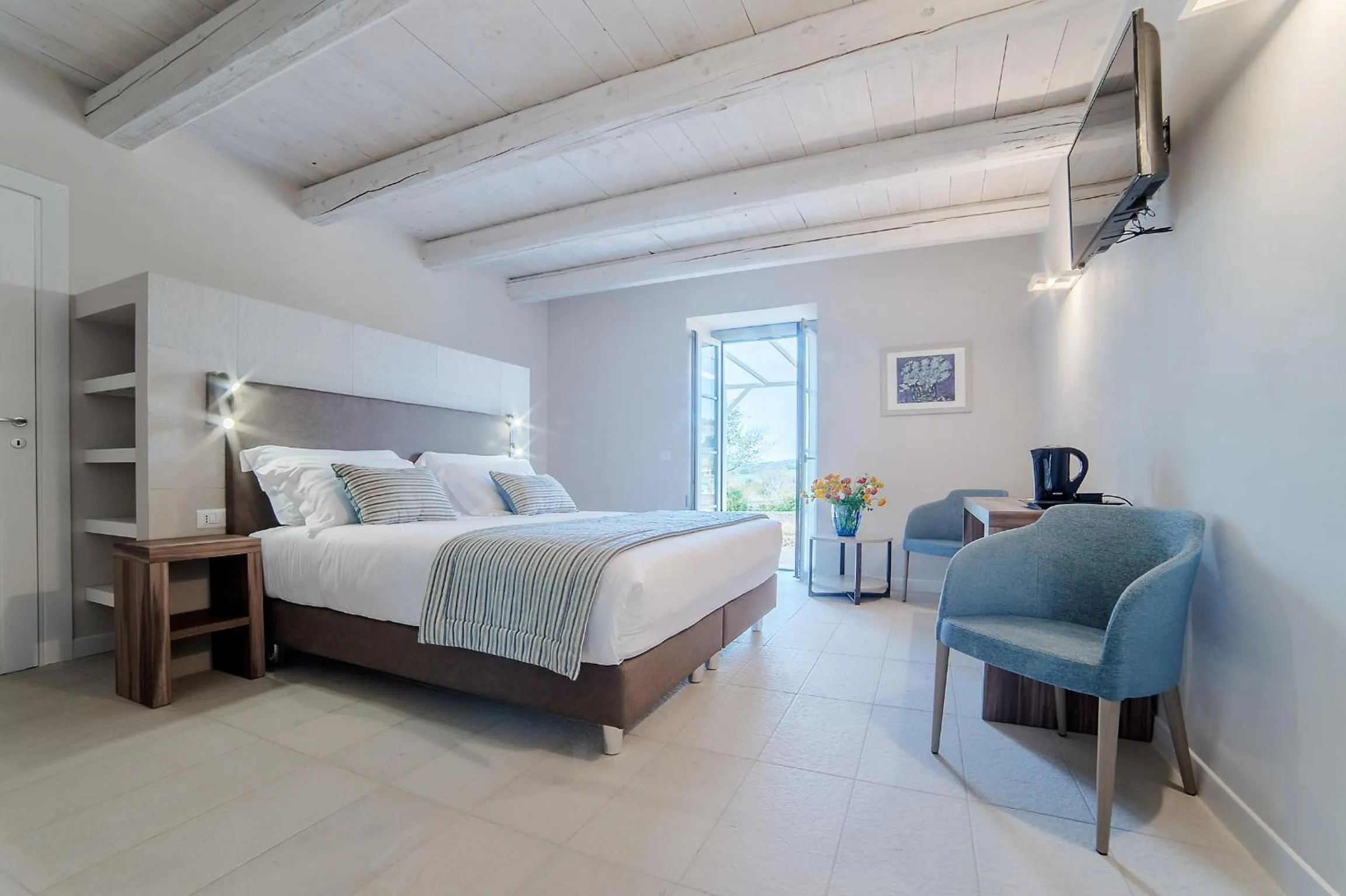 Patio, Bed in Agromarino