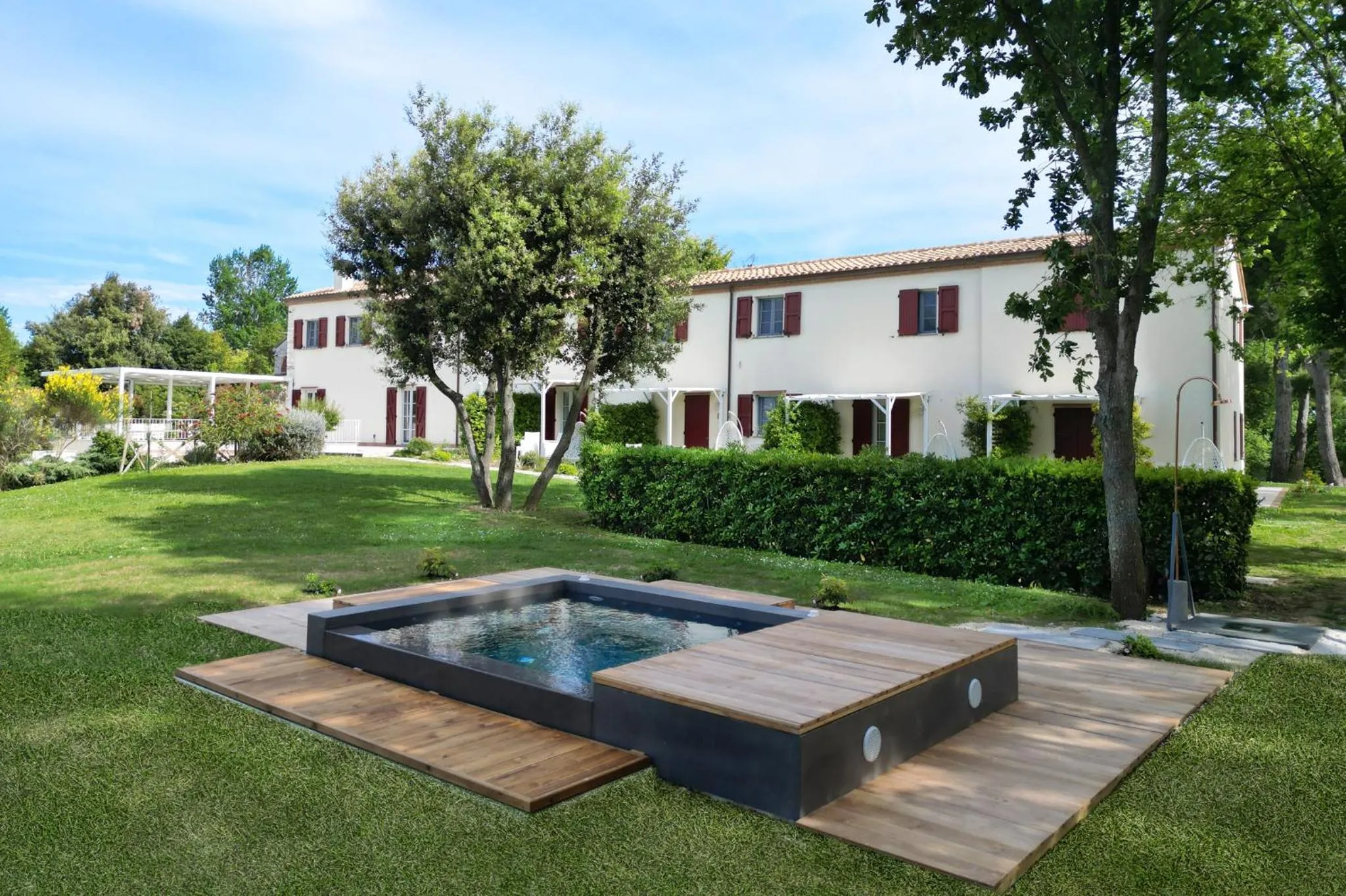 Hot Tub in Agromarino