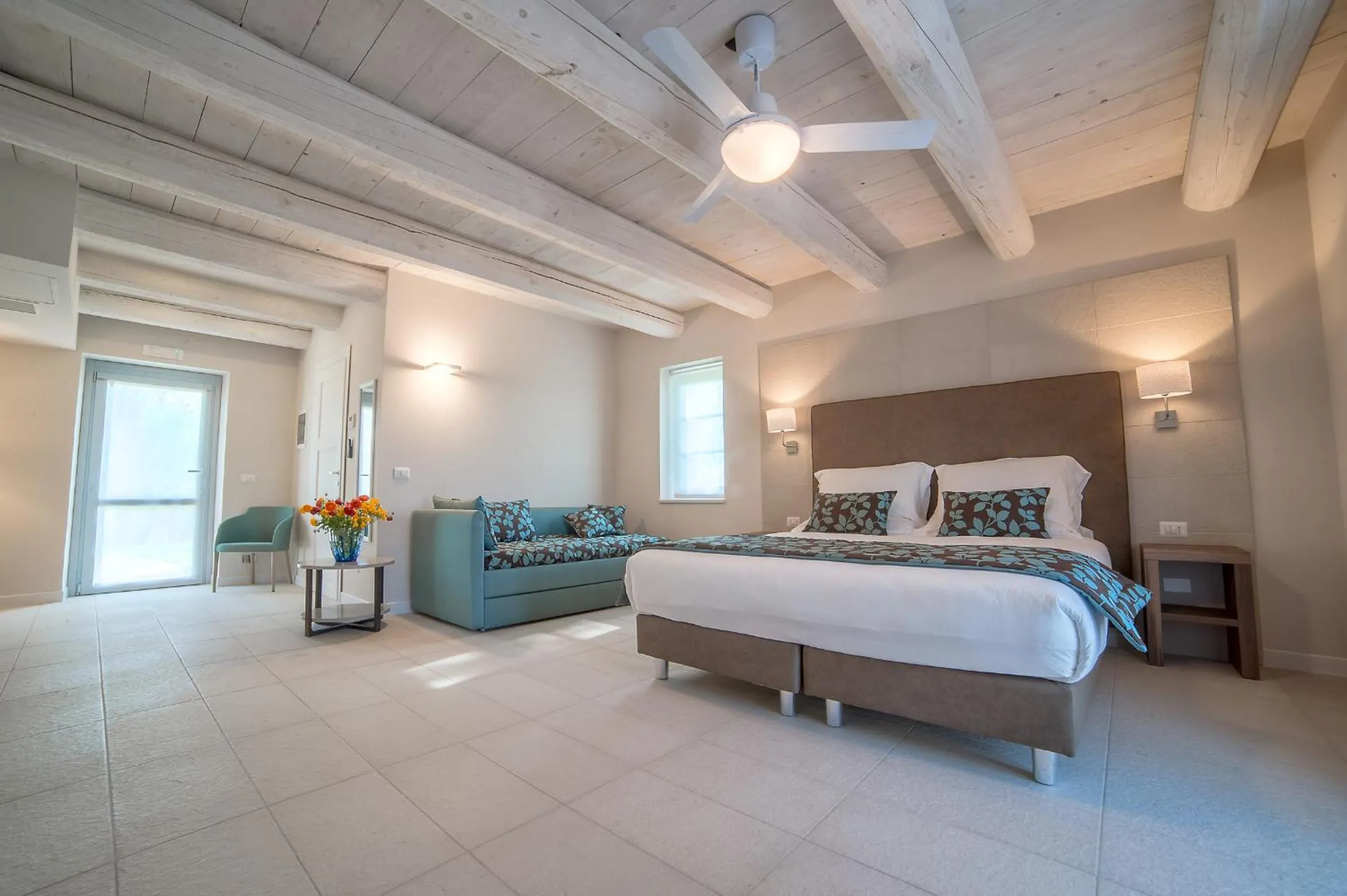 Photo of the whole room, Bed in Agromarino