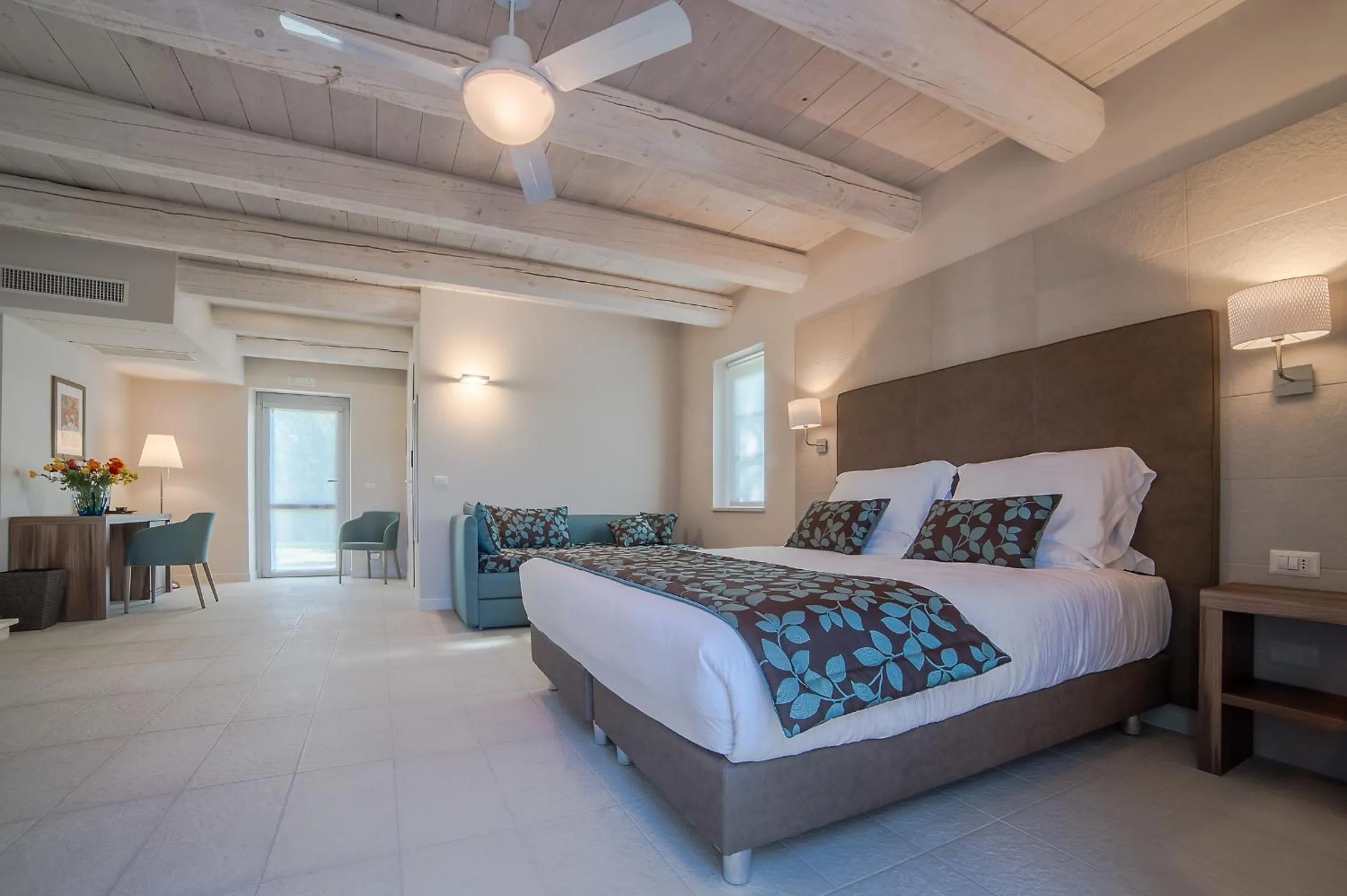 Photo of the whole room, Bed in Agromarino