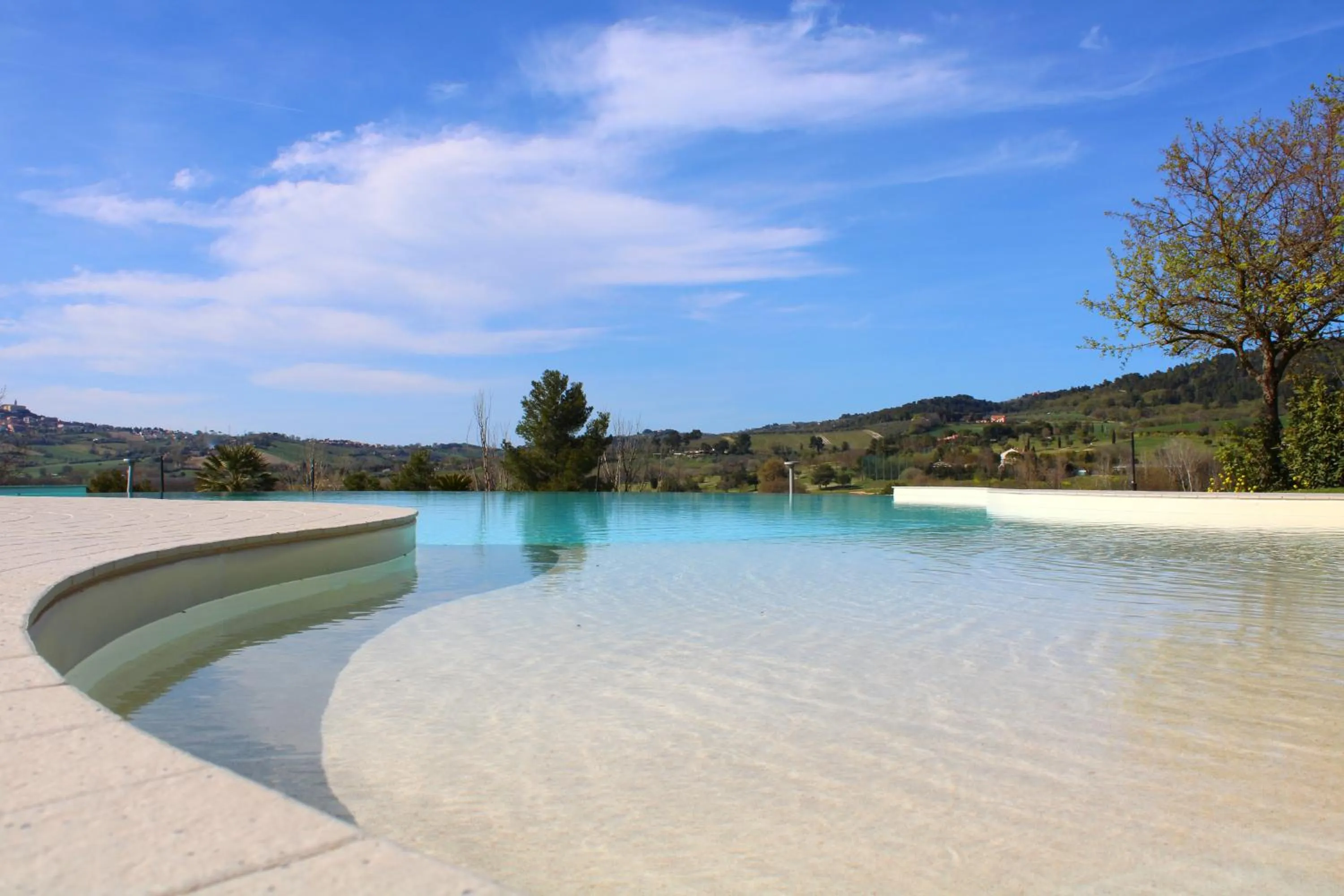 Swimming pool in Agromarino