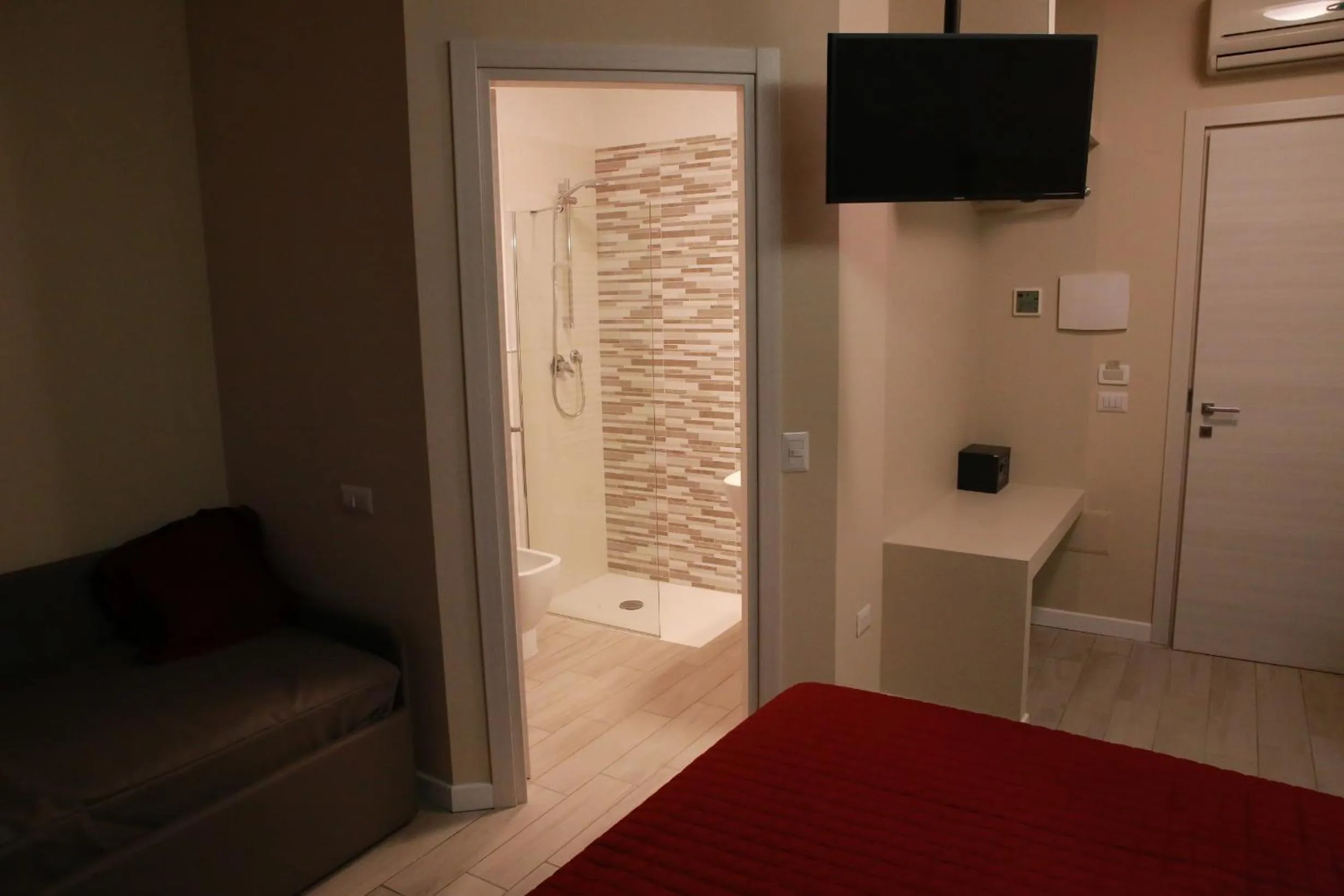 Bathroom, Bed in B&B Santa Maria Novella