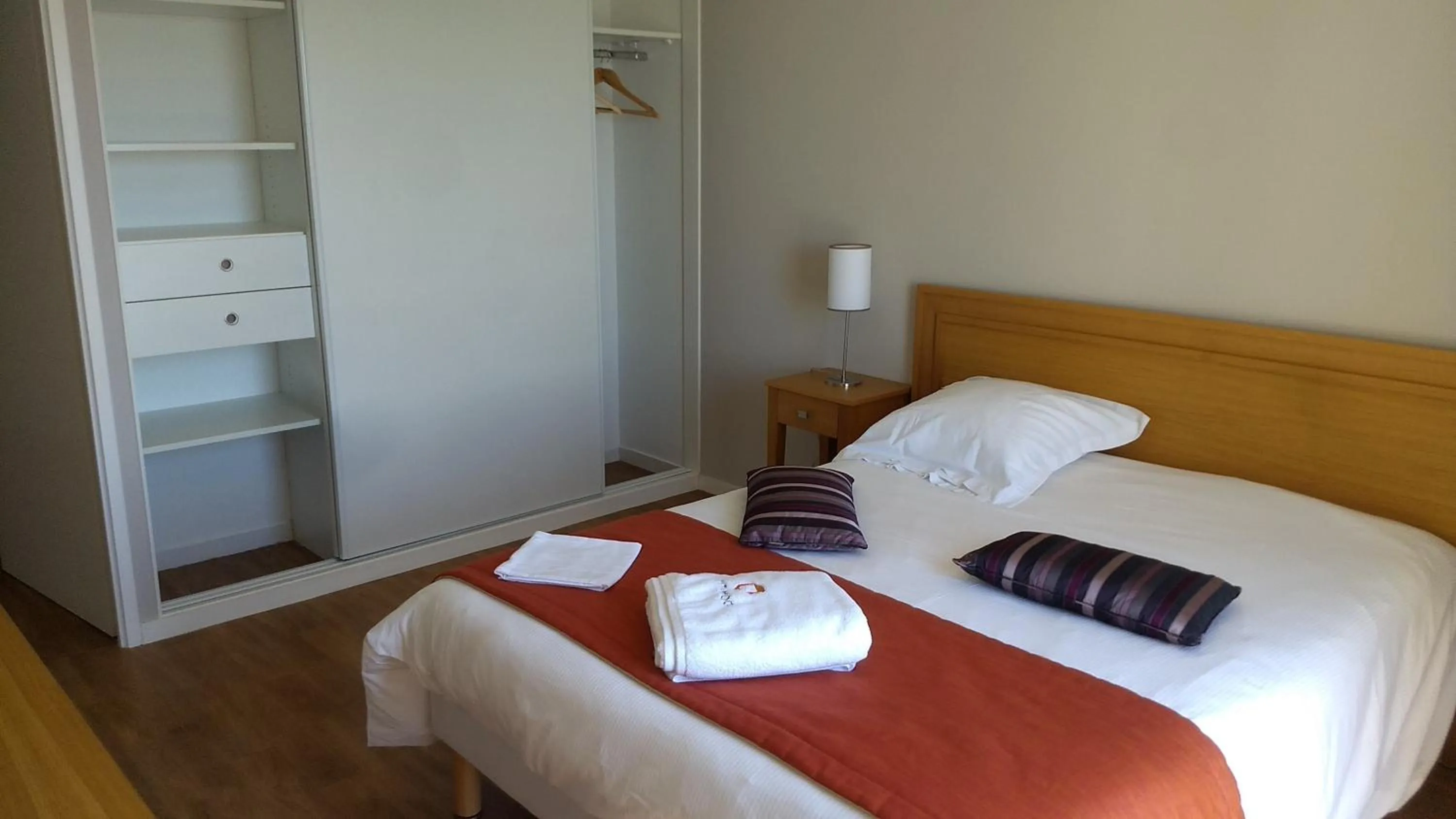 Bed in Domitys Les Gréements d'Or - résidence séniors