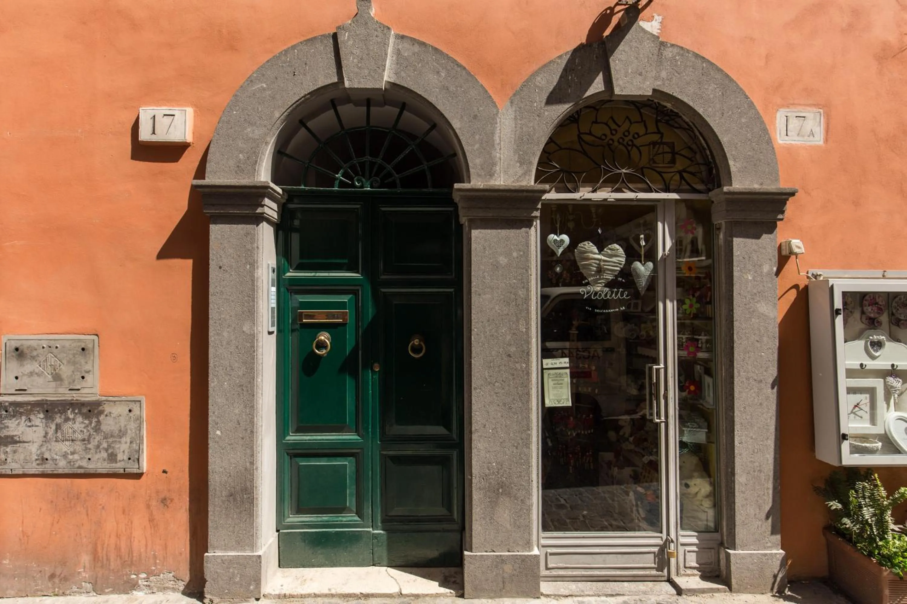 Facade/entrance in Piccolo Trevi Suites