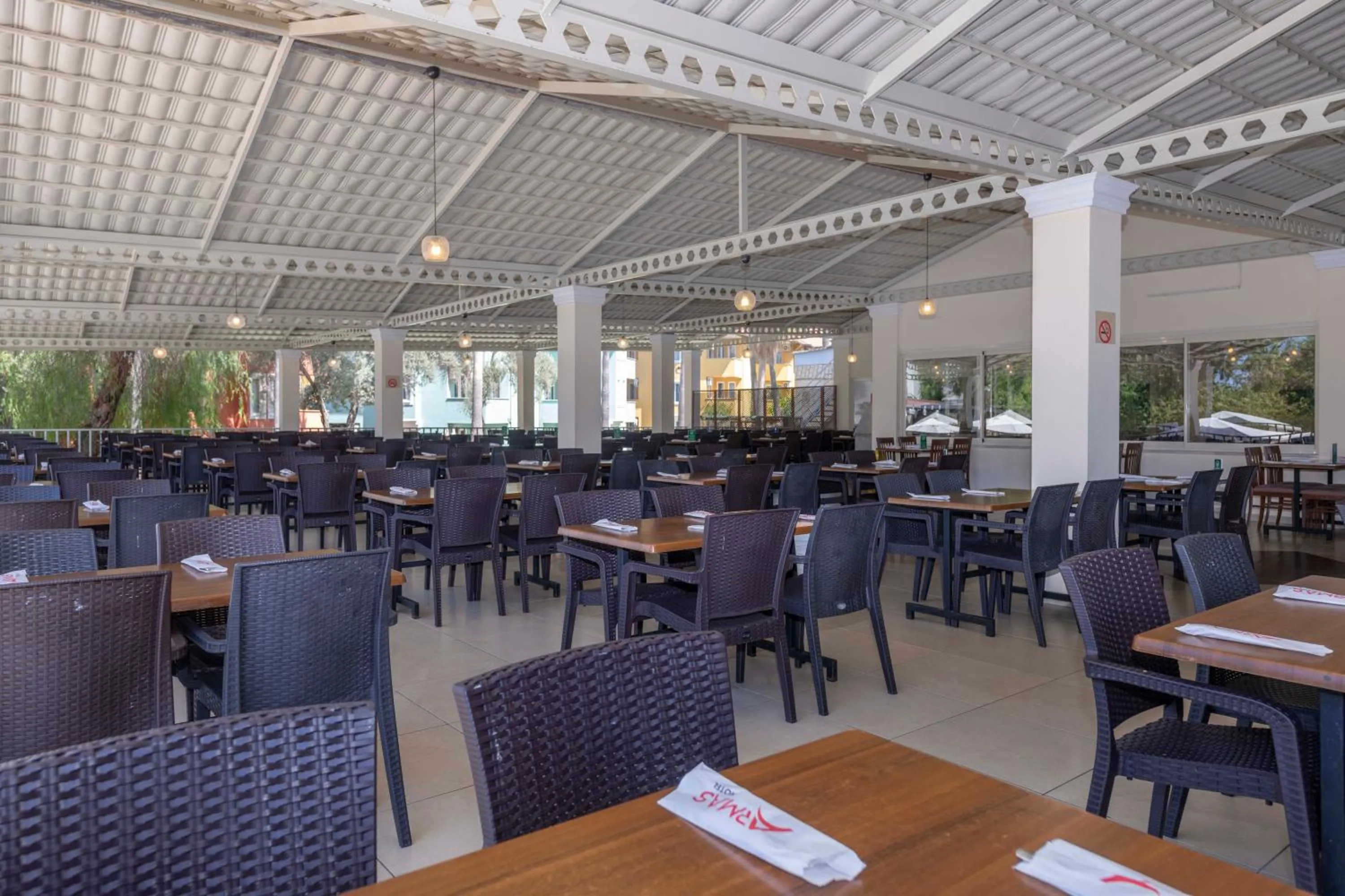 Restaurant/places to eat in Armas Green Fugla Beach