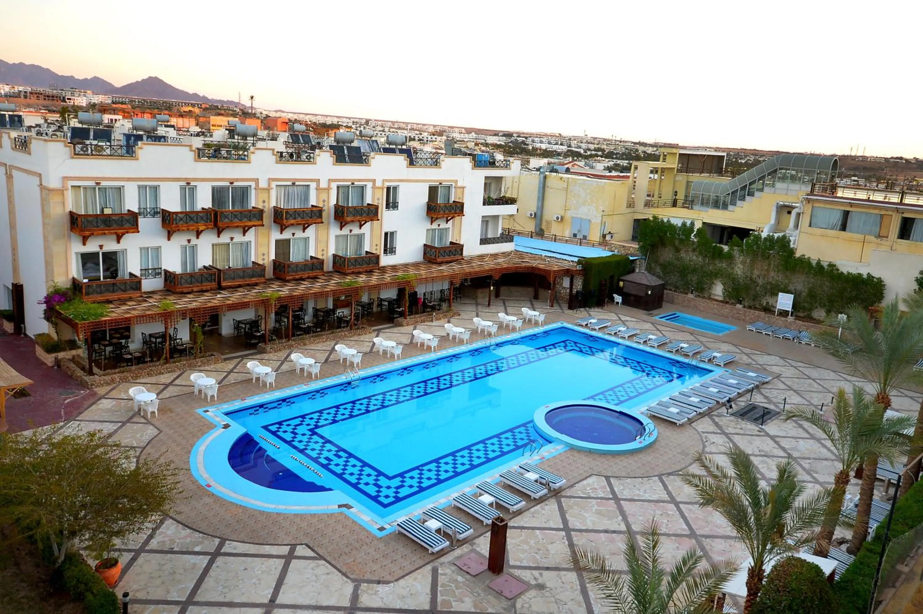 Swimming pool in Falcon Naama Star Hotel