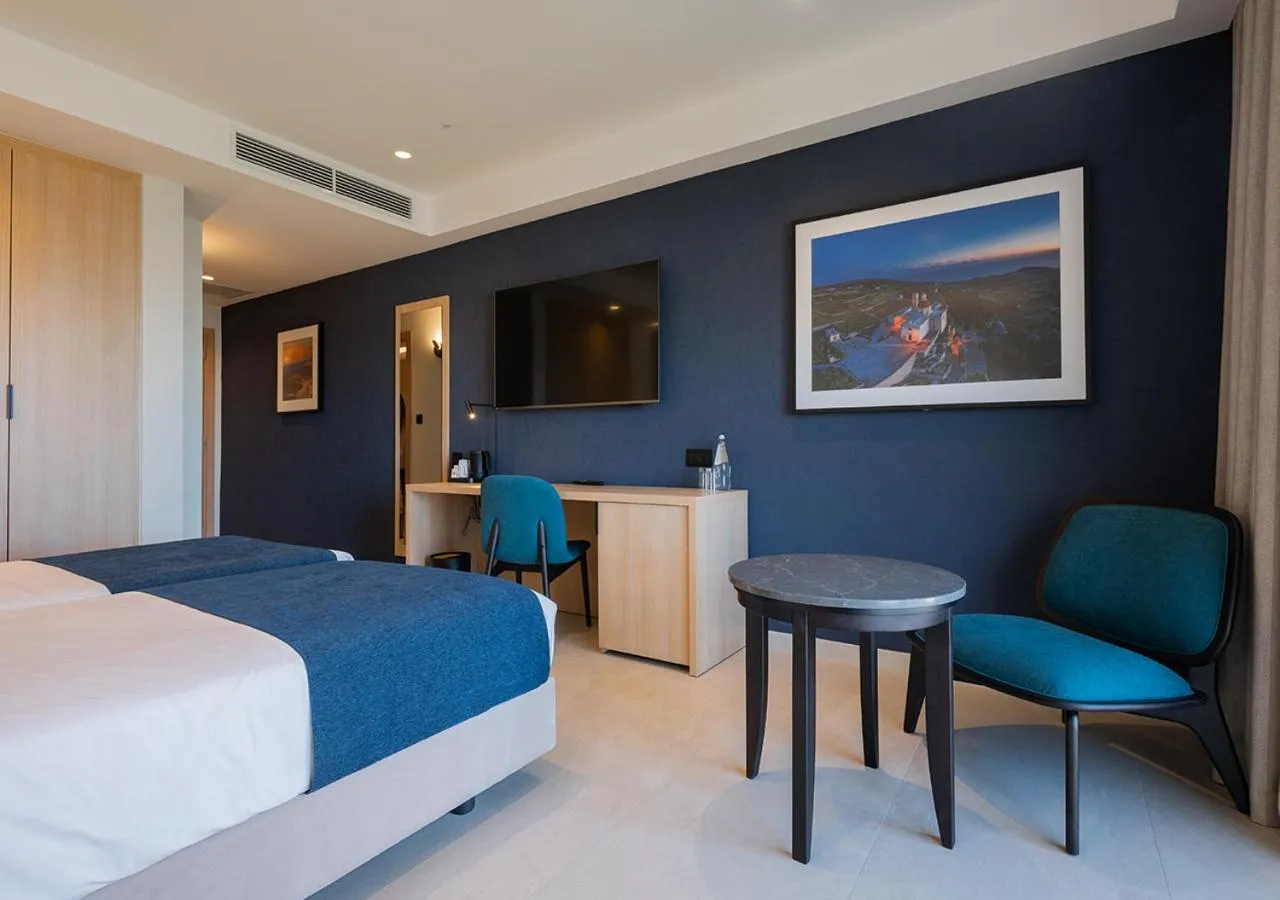 Bed in Maritim Antonine Hotel & Spa