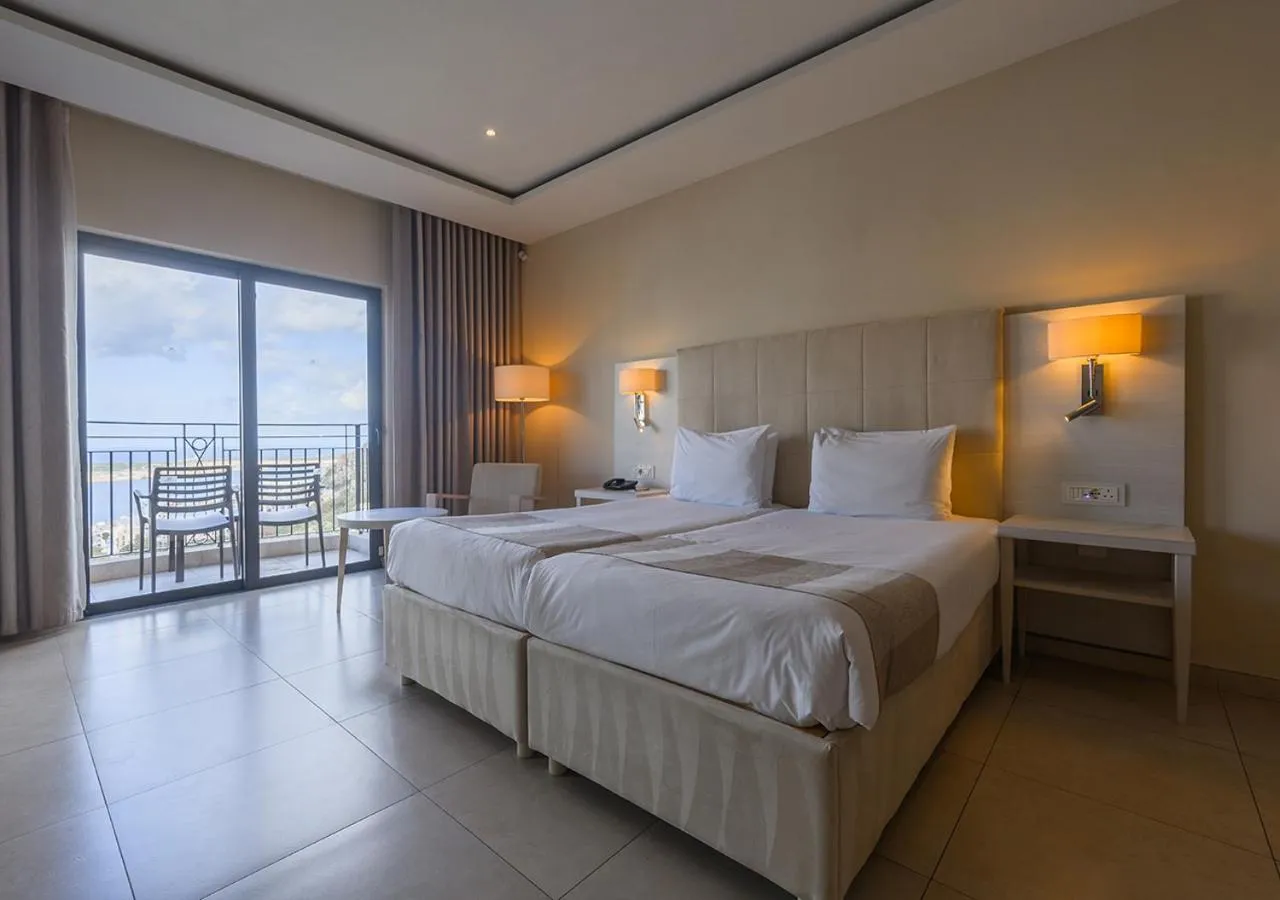 Bed in Maritim Antonine Hotel & Spa