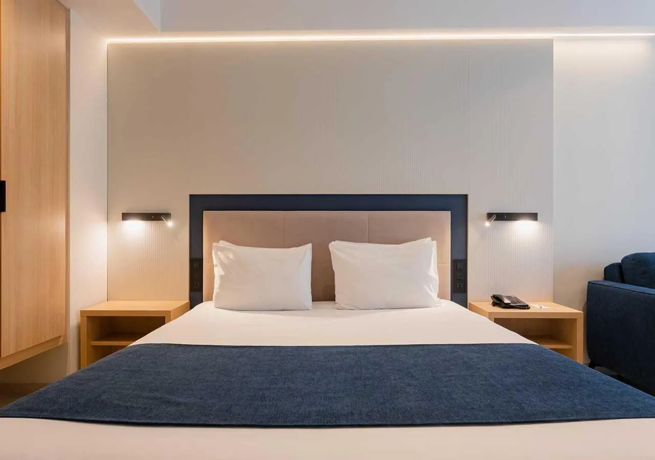 Bed in Maritim Antonine Hotel & Spa