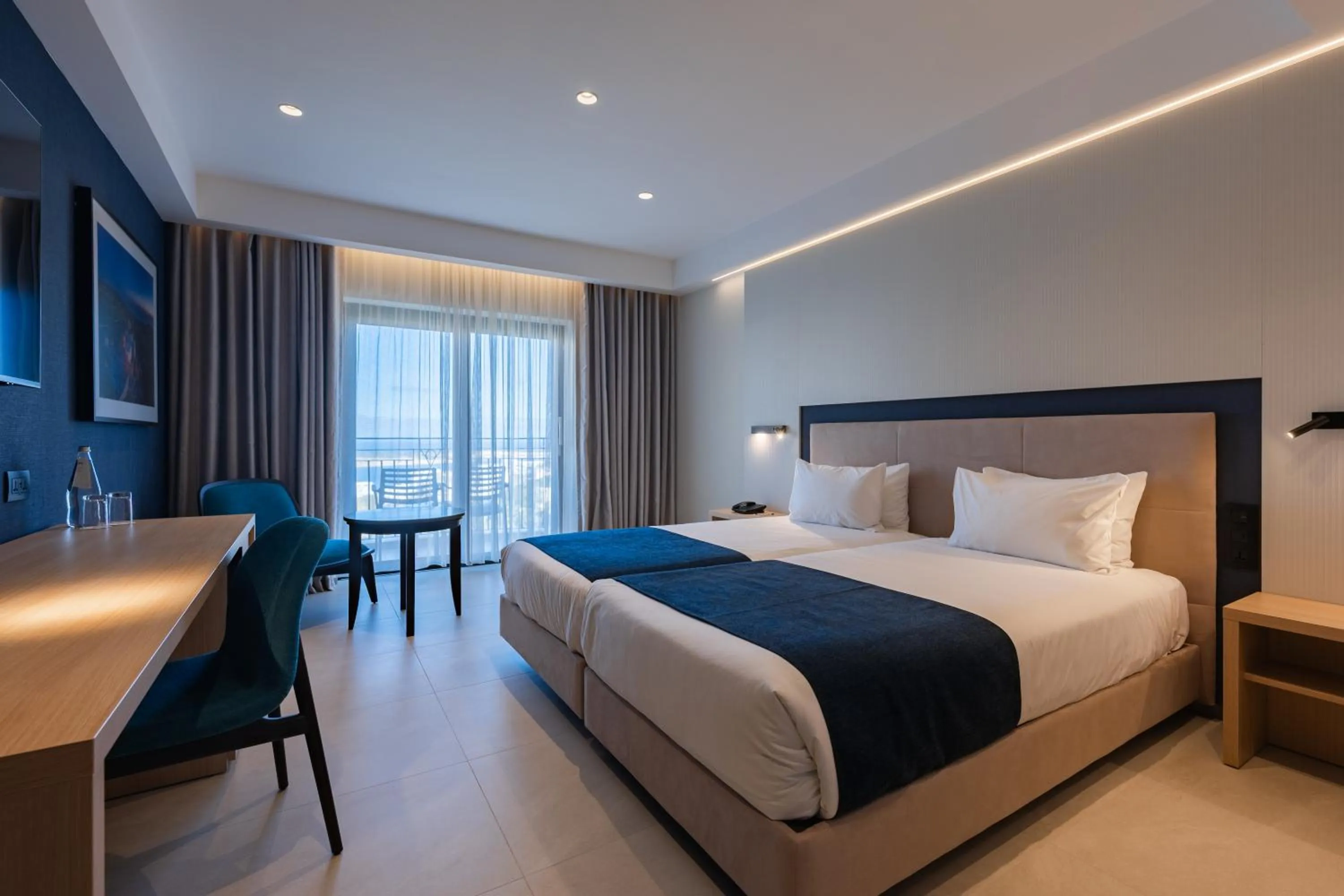 Bedroom, Bed in Maritim Antonine Hotel & Spa