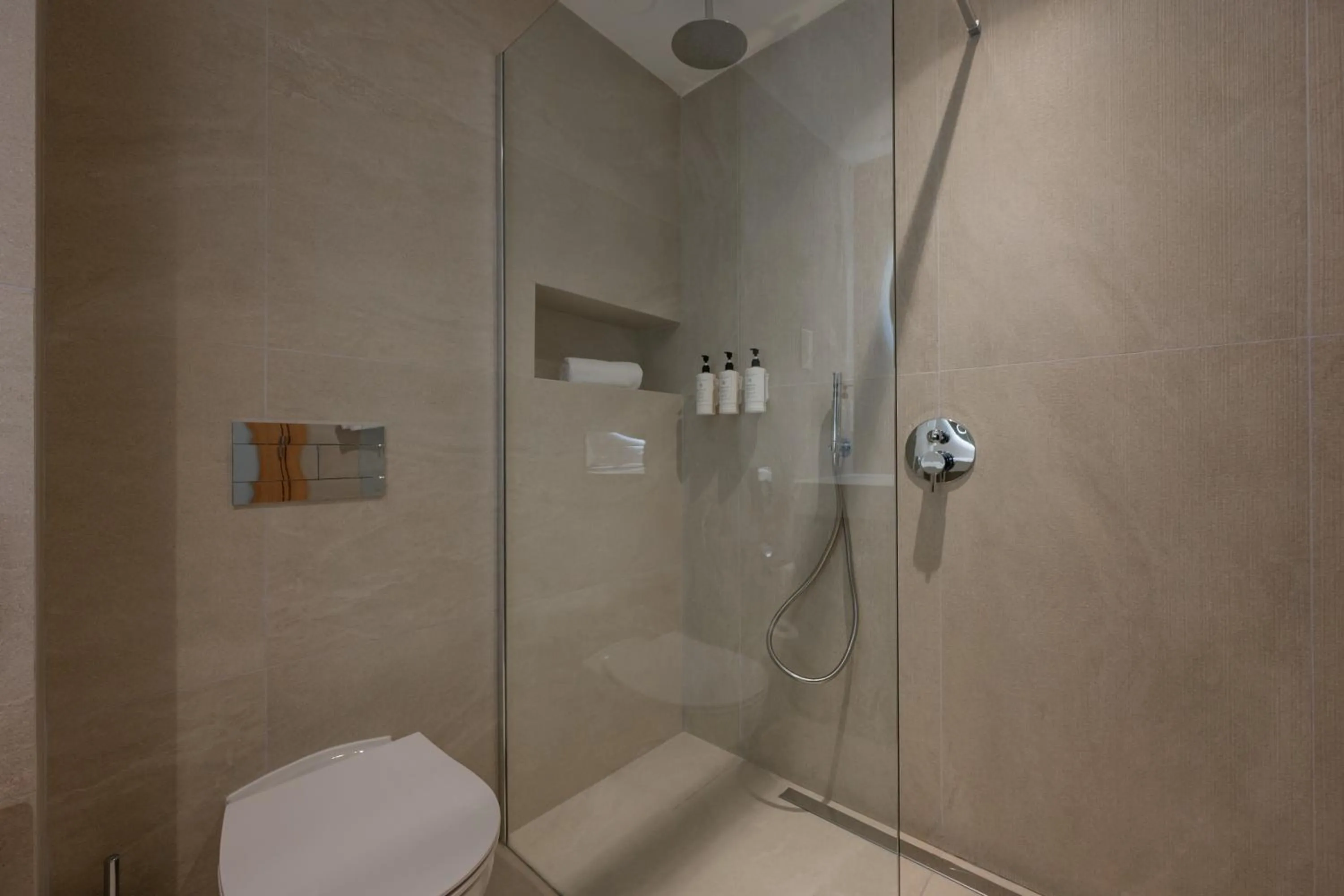 Shower in Maritim Antonine Hotel & Spa