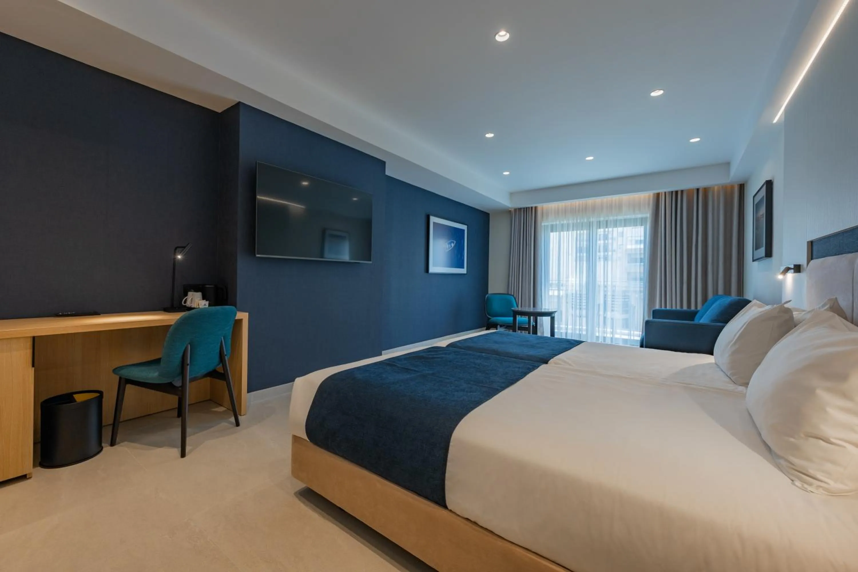 Bed in Maritim Antonine Hotel & Spa