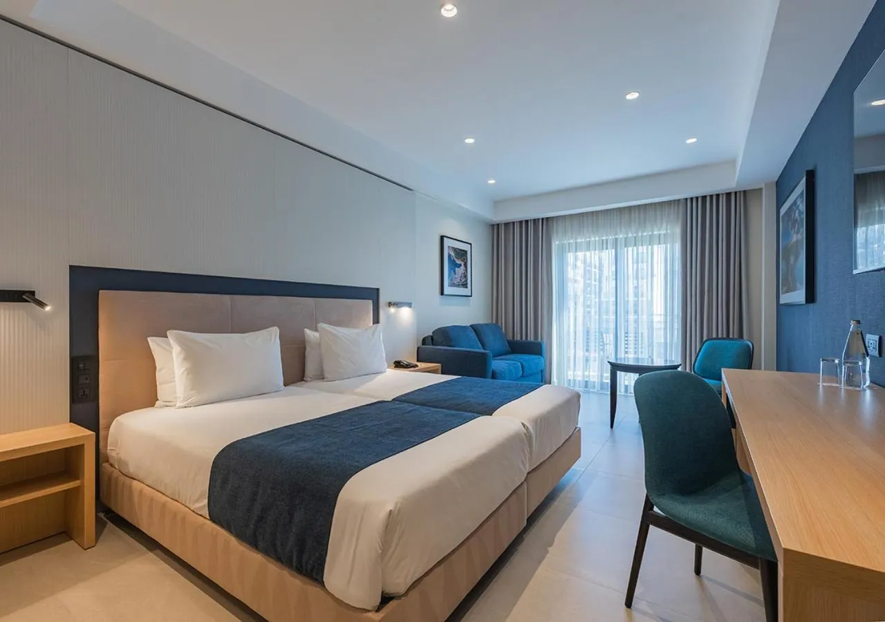 Bed in Maritim Antonine Hotel & Spa