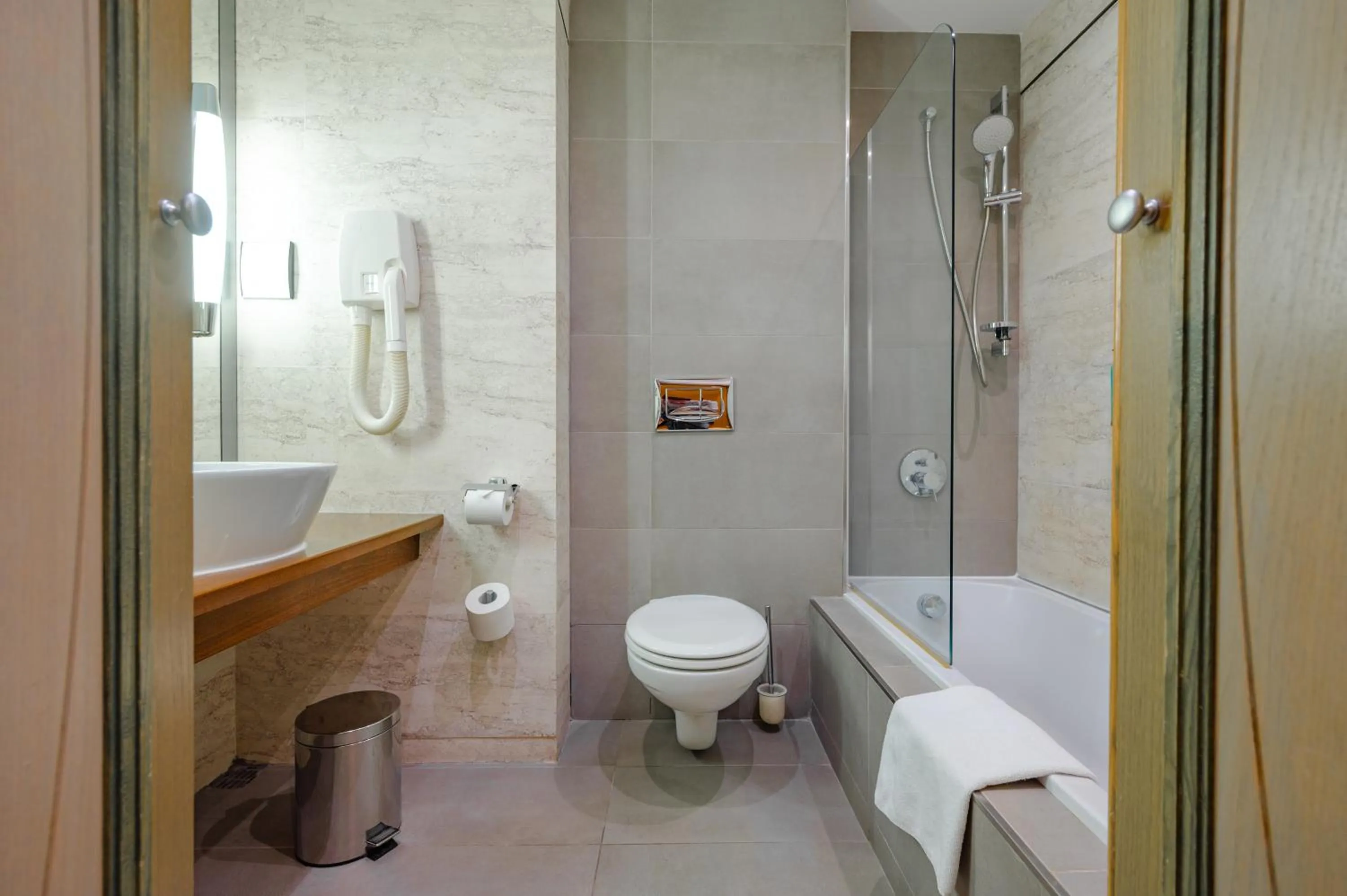 Toilet in Maritim Antonine Hotel & Spa