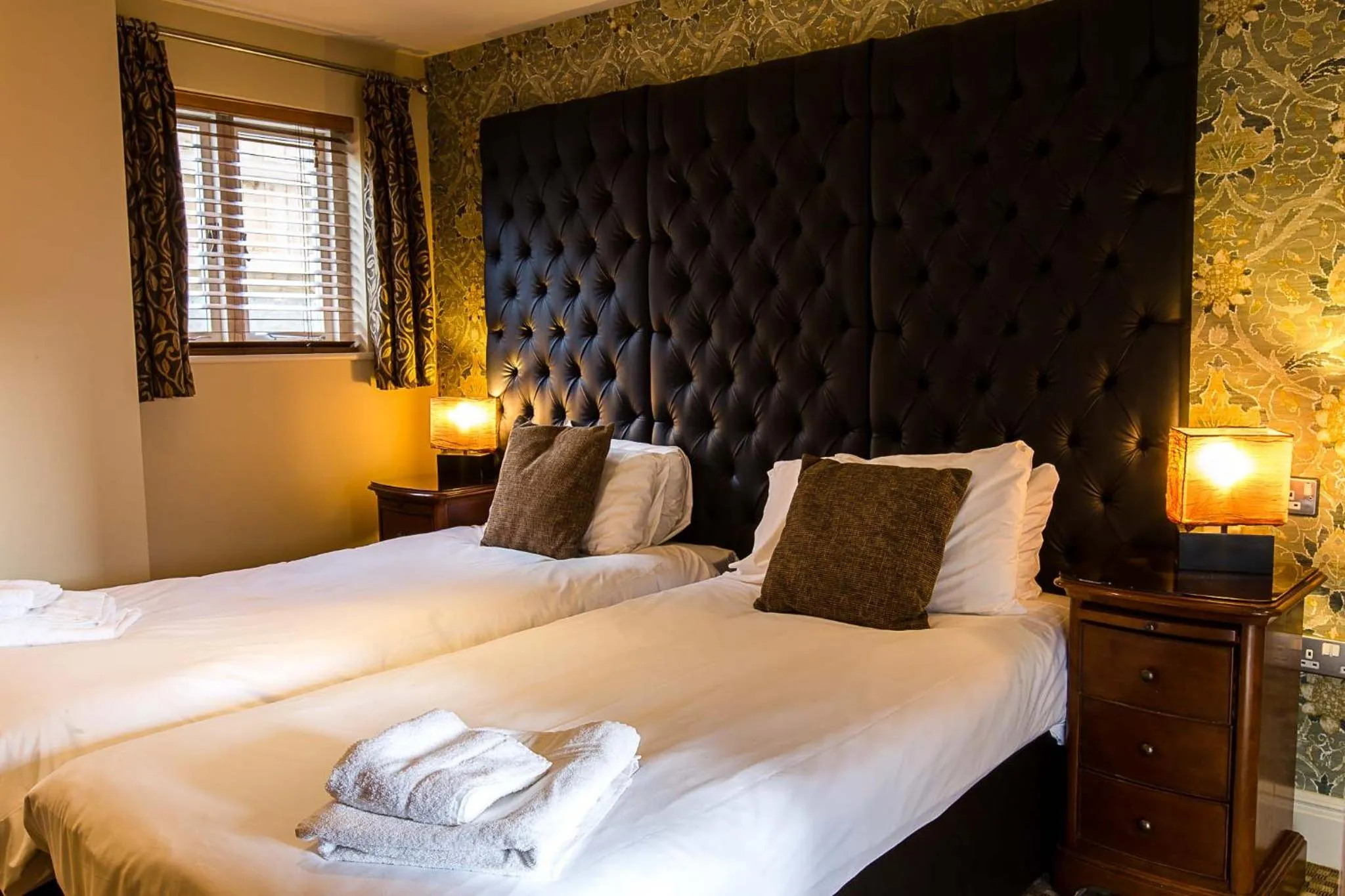 Bedroom, Bed in Maltsters