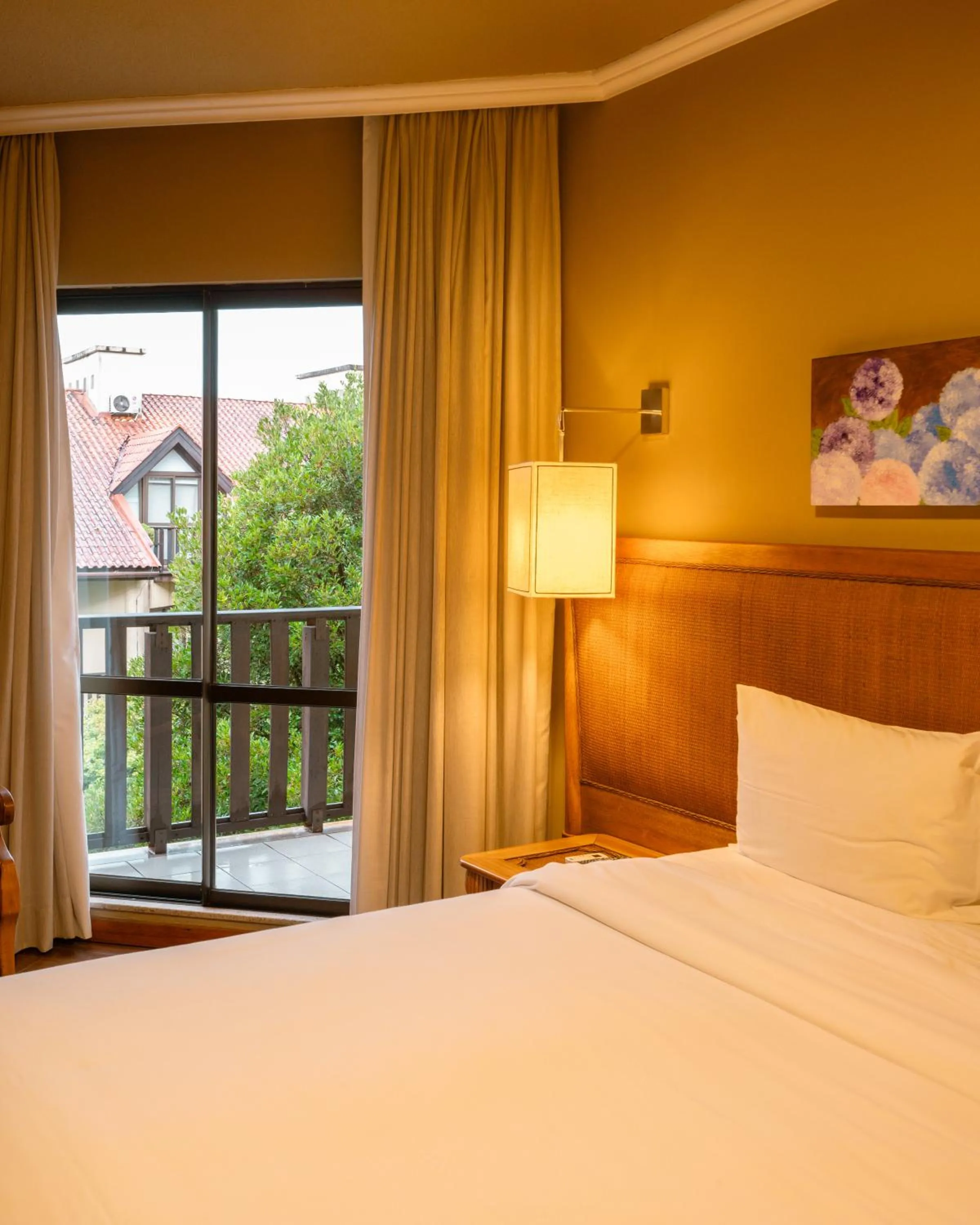 Bed in Wish Serrano Resort