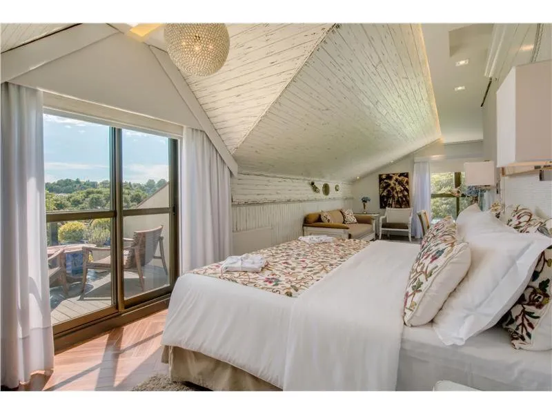 Bed in Wish Serrano Resort