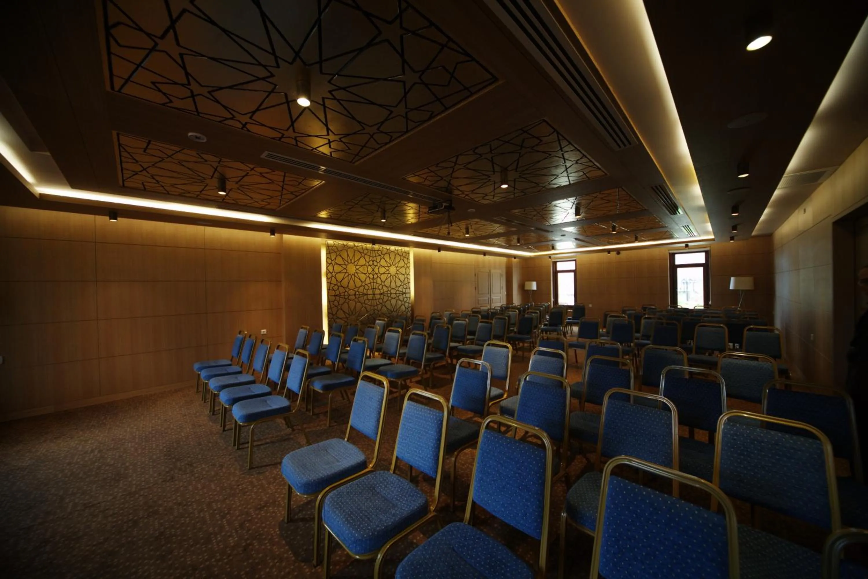 Business facilities in Iksir Resort Town