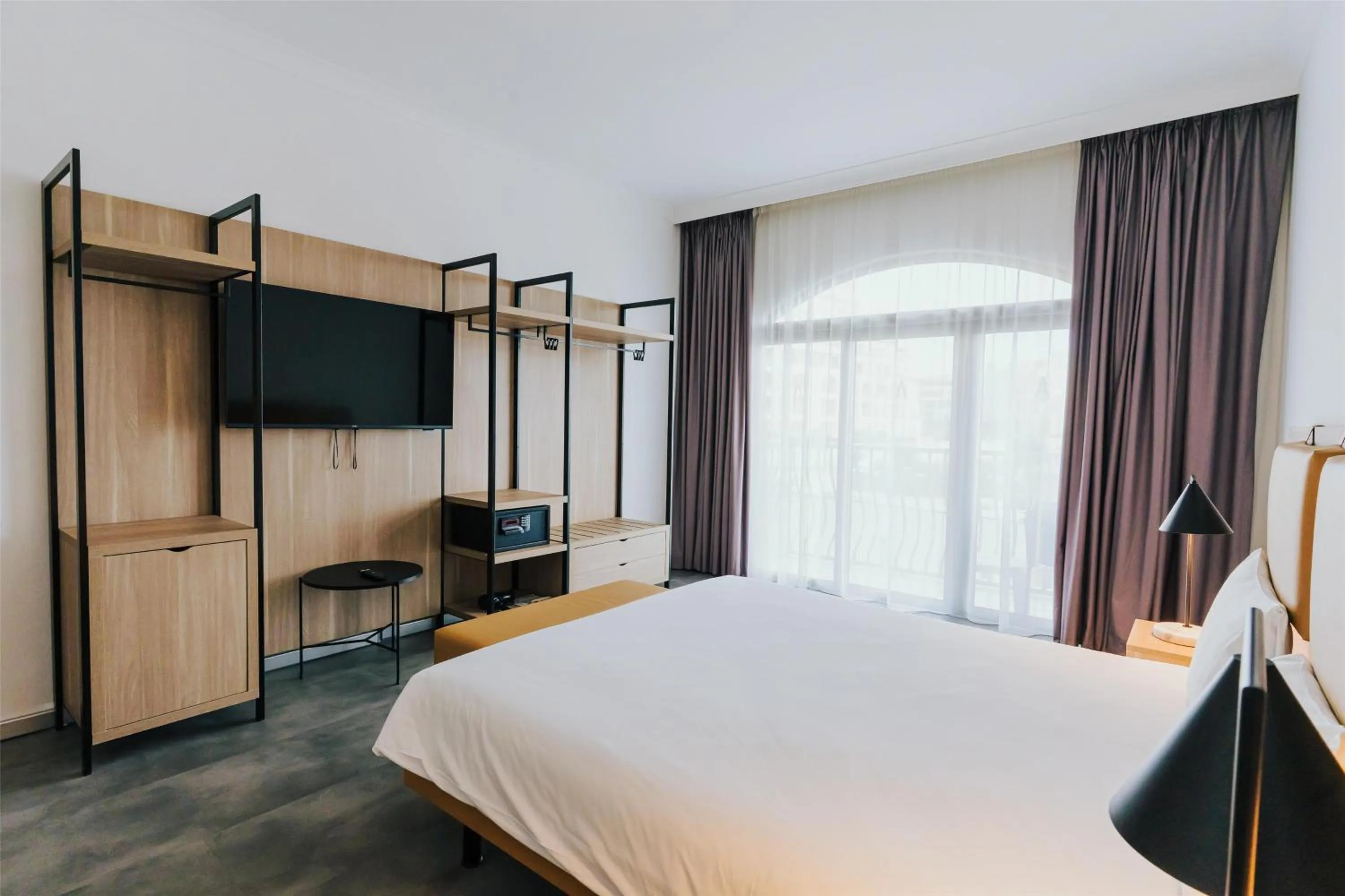 Bedroom, Bed in Cavalieri Hotel Malta, a member of Radisson Individuals