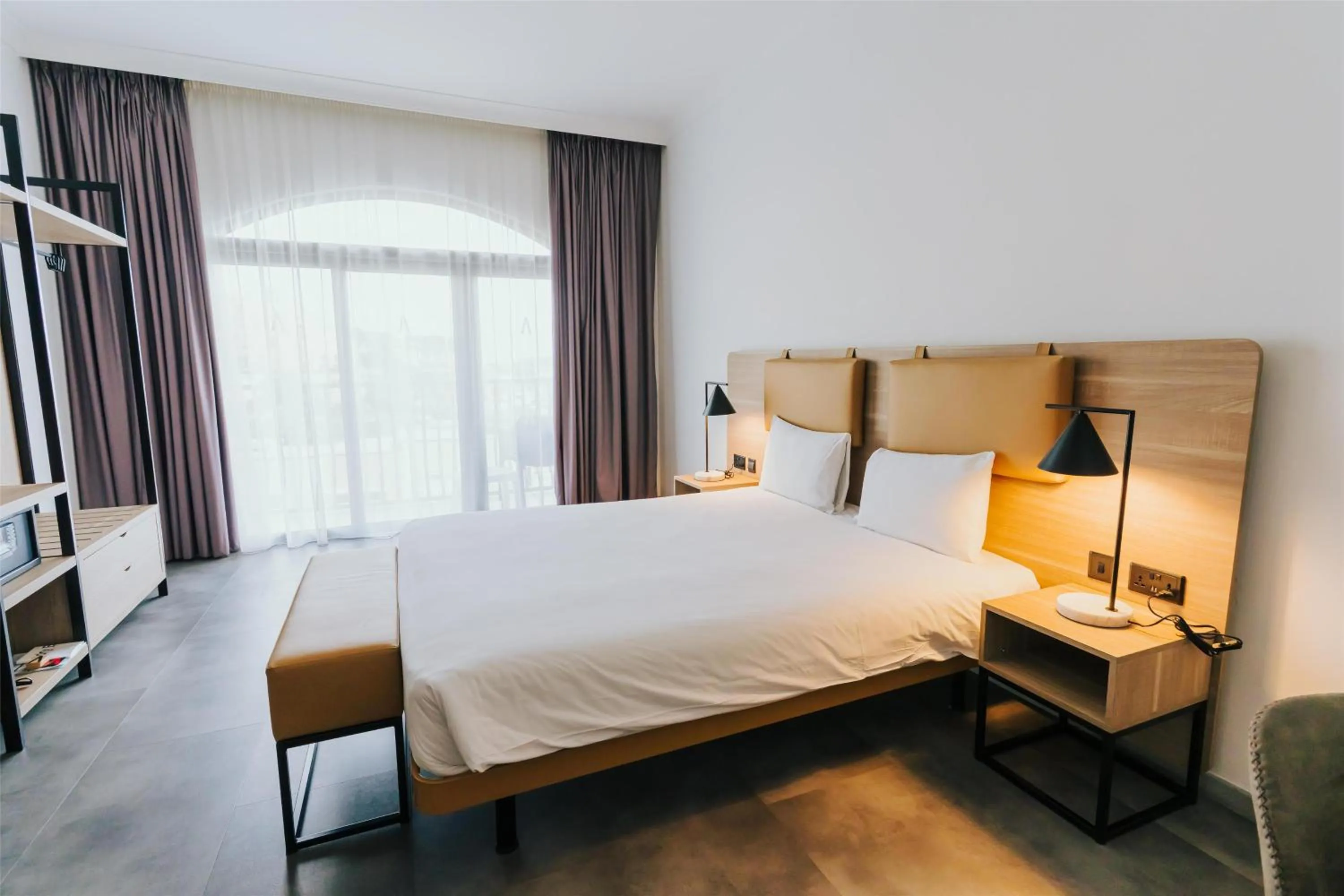 Bedroom, Bed in Cavalieri Hotel Malta, a member of Radisson Individuals