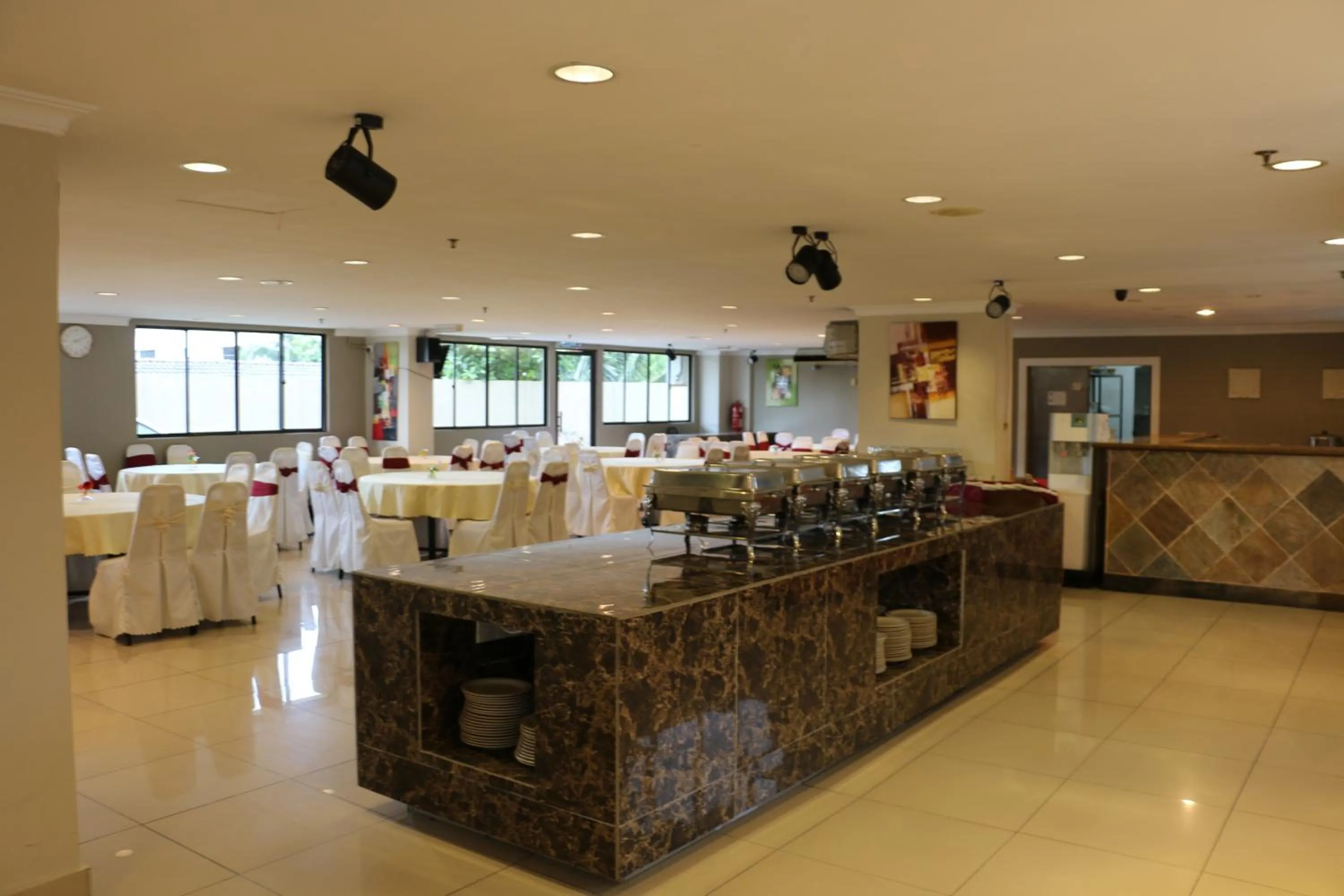Dining area in Eagle Bay Hotel