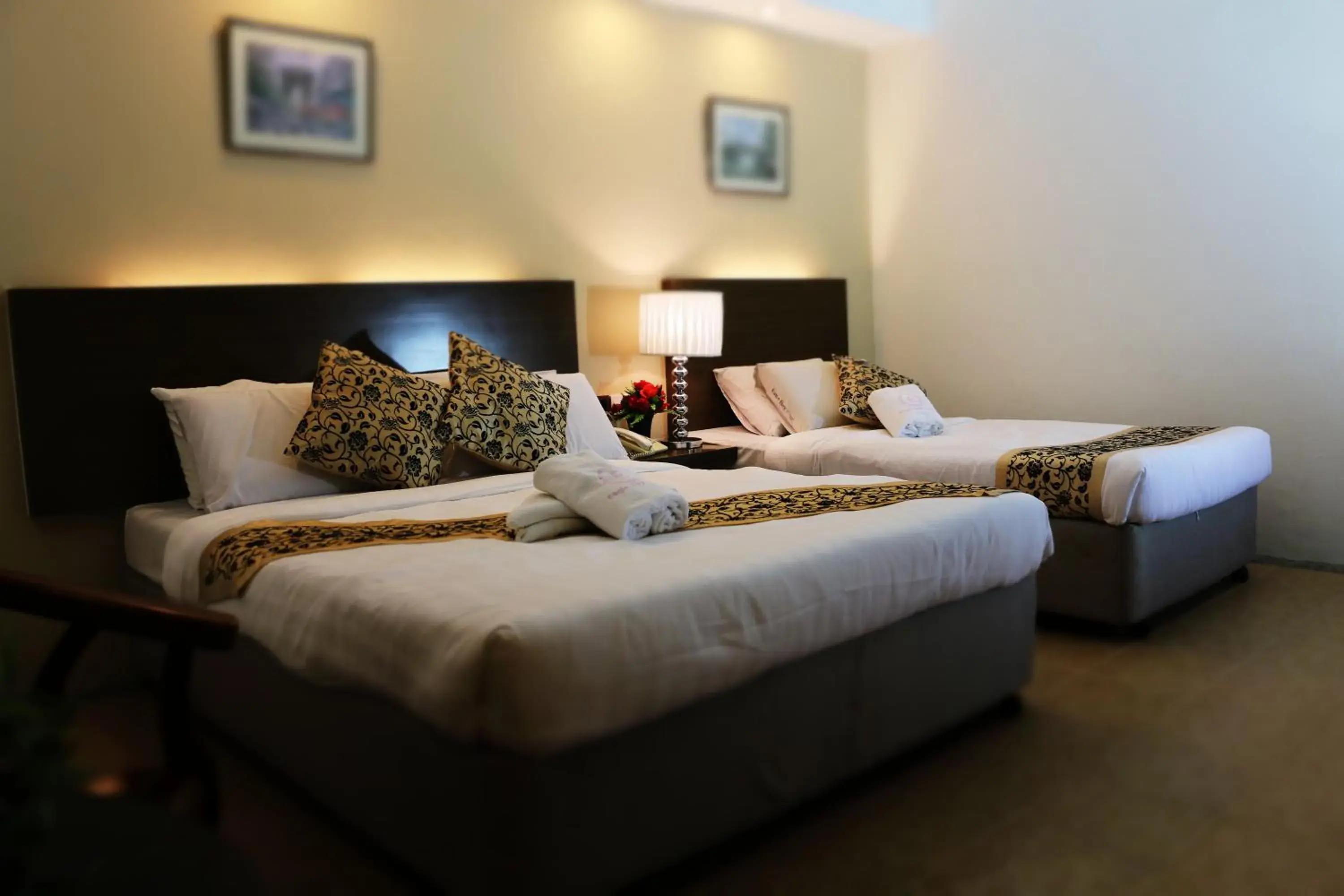 Superior Triple Room in Eagle Bay Hotel Superior Triple Room in Eagle Bay Hotel