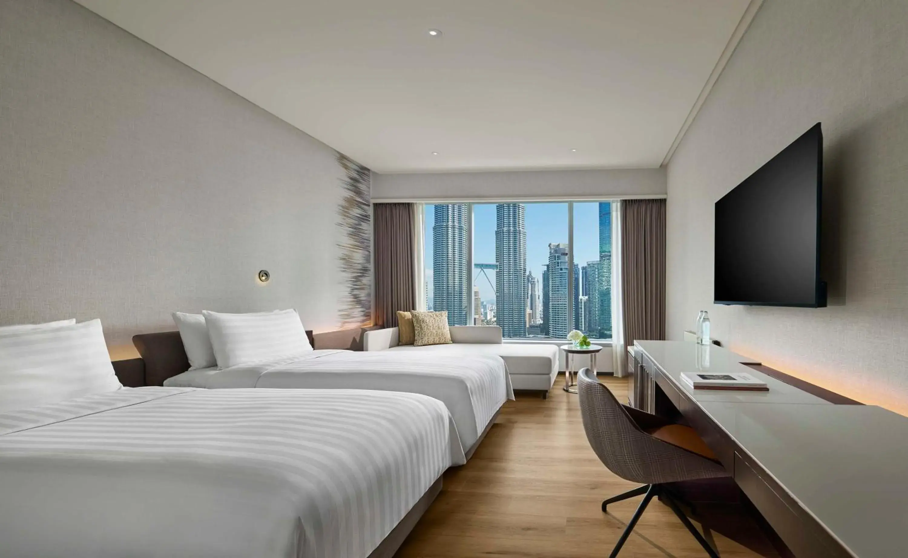 Deluxe Twin Towers View Room – Twin bed (Newly Refurbished) in Traders Hotel, Kuala Lumpur Deluxe Twin Towers View Room – Twin bed (Newly Refurbished) in Traders Hotel, Kuala Lumpur