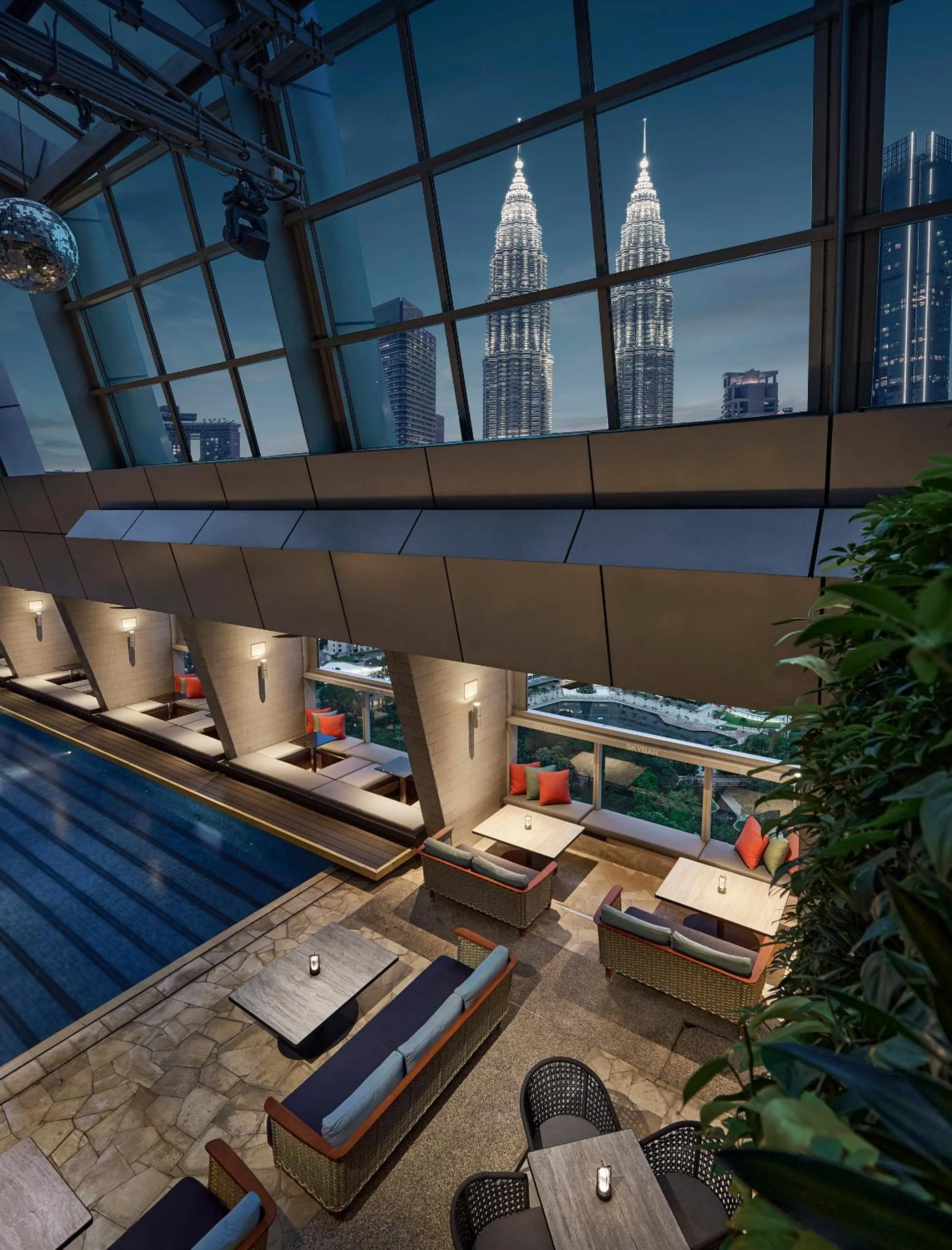 Lounge or bar in Traders Hotel, Kuala Lumpur