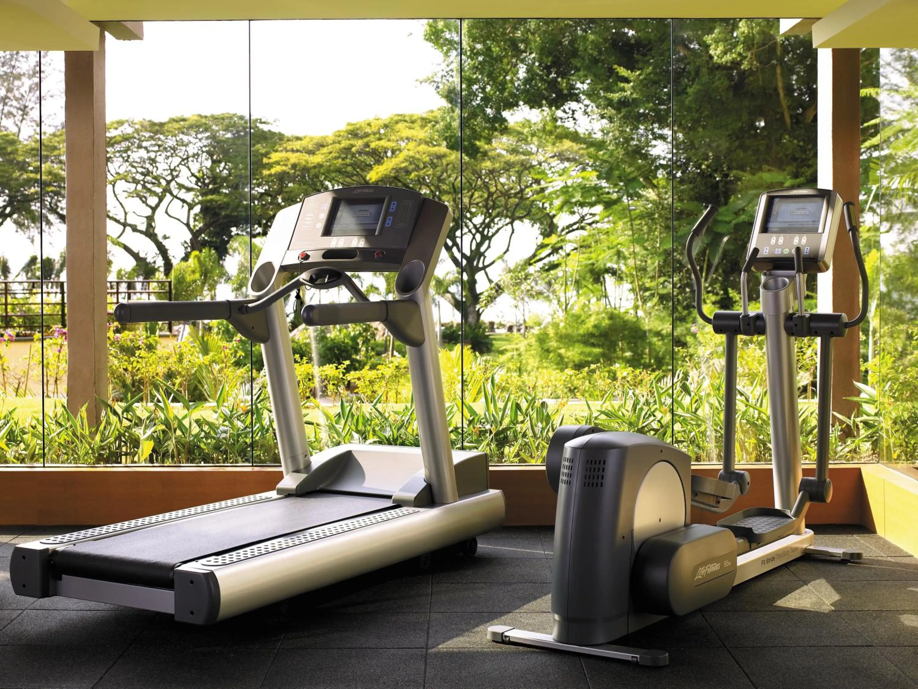 Fitness centre/facilities in Shangri-La Rasa Sayang, Penang
