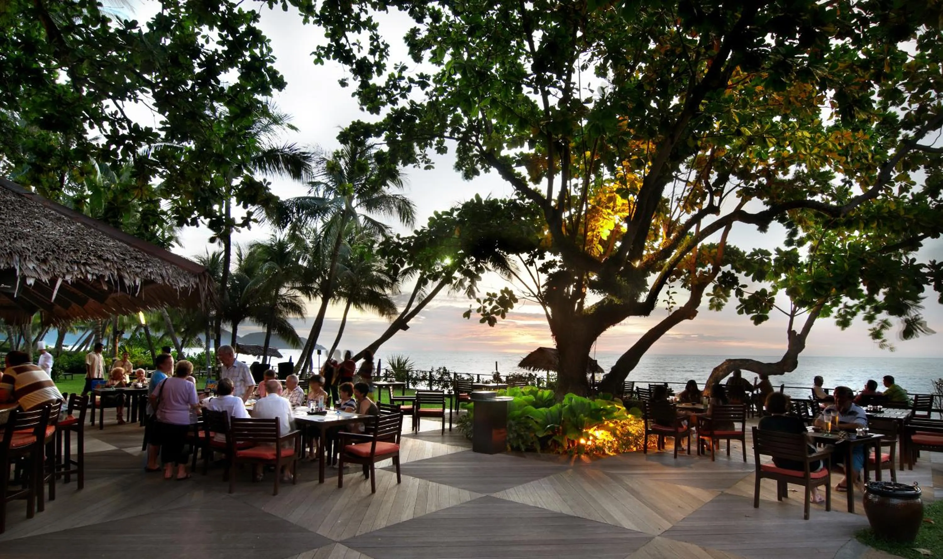 Lounge or bar in Shangri-La Rasa Sayang, Penang