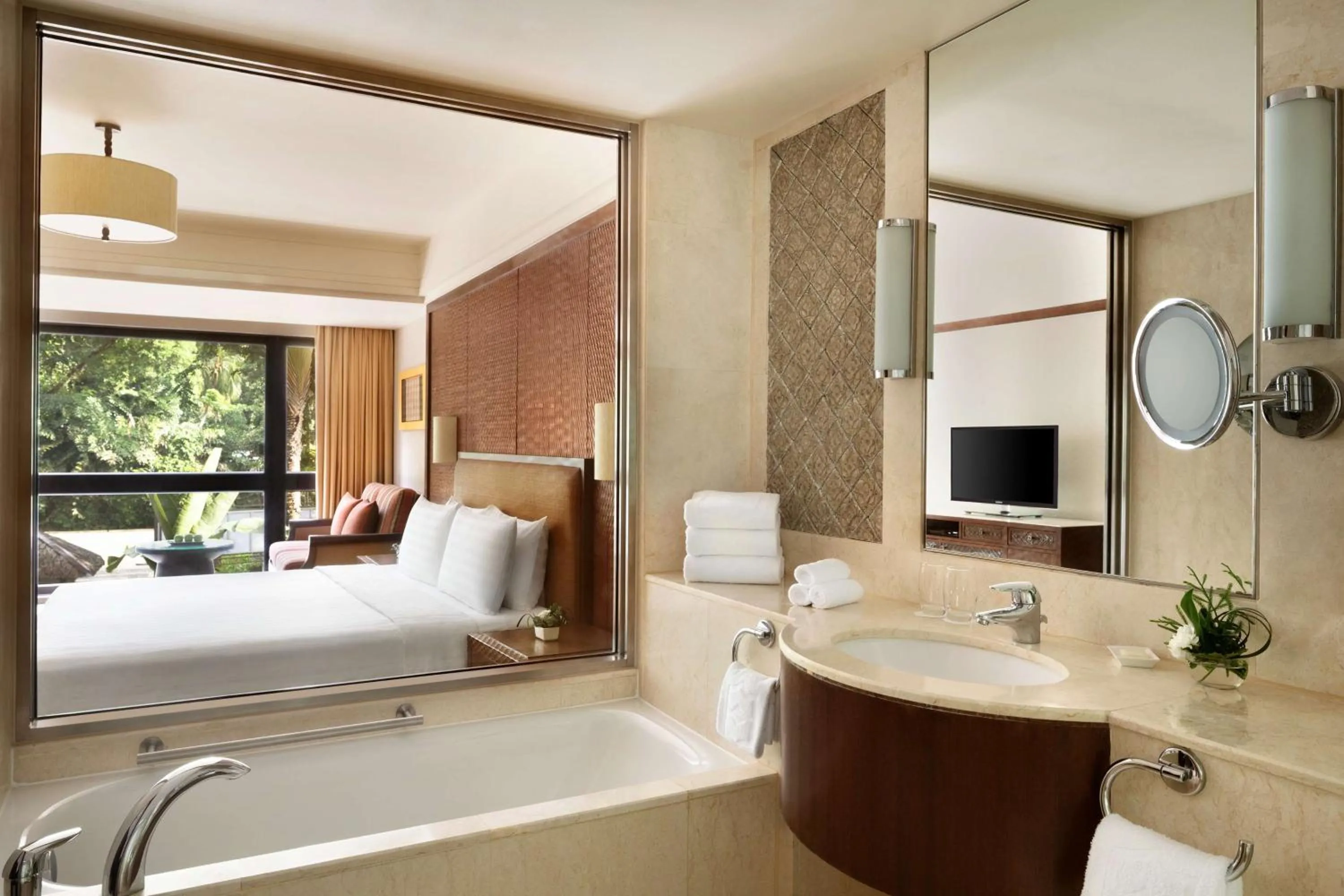 Bathroom, Bed in Shangri-La Rasa Sayang, Penang