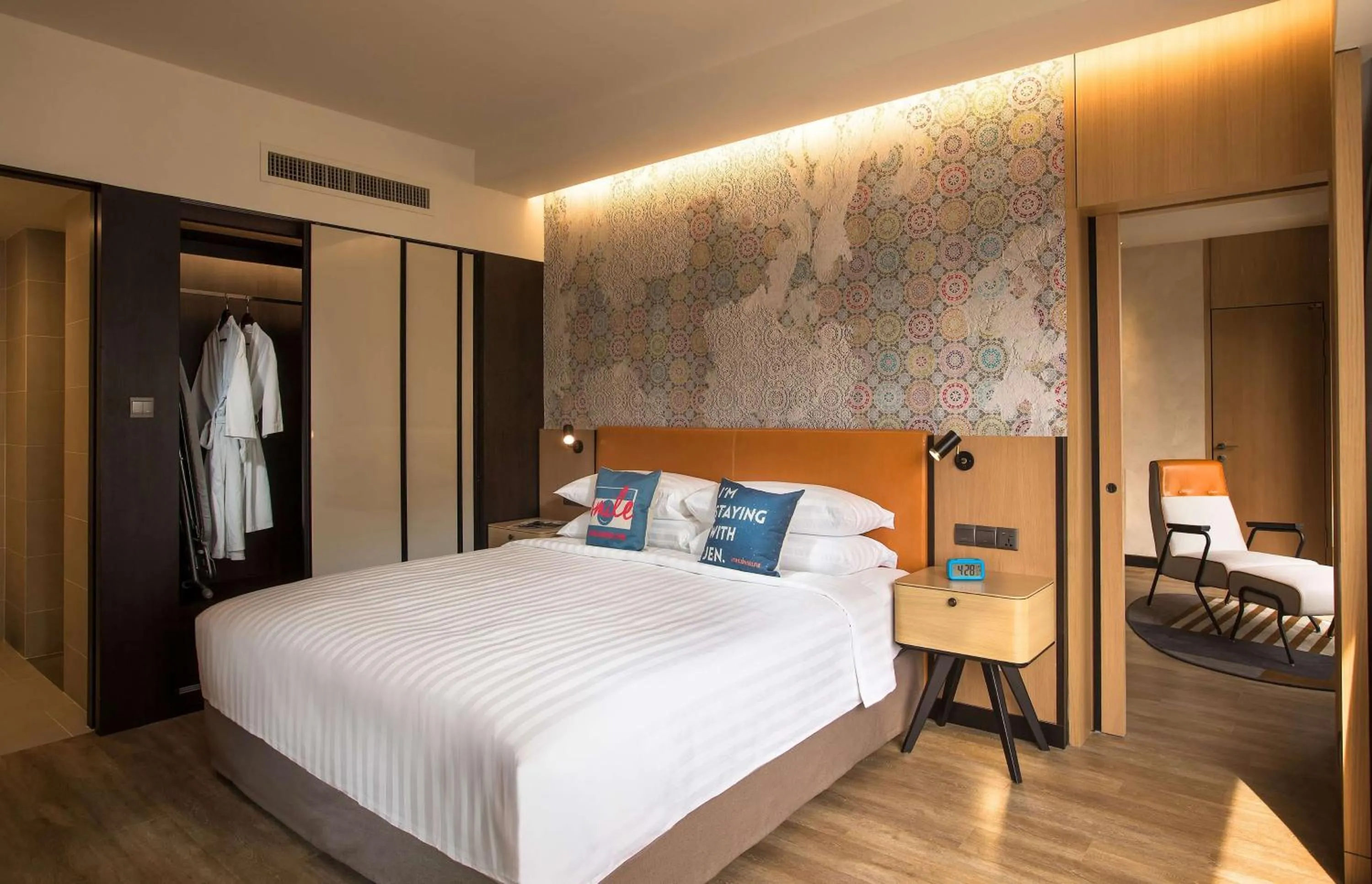 Photo of the whole room, Bed in JEN Penang Georgetown by Shangri-La