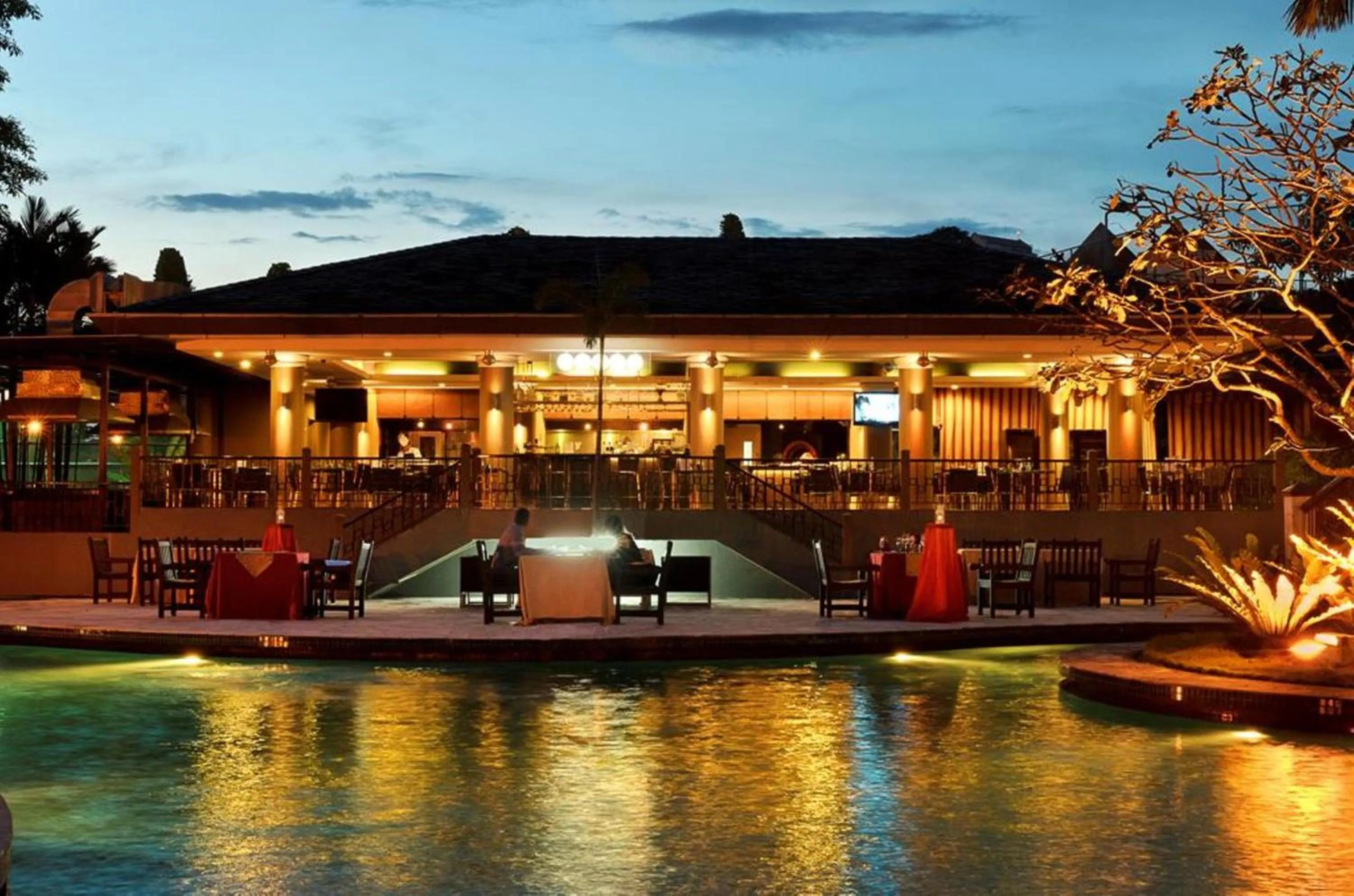 Swimming pool in Thistle Johor Bahru