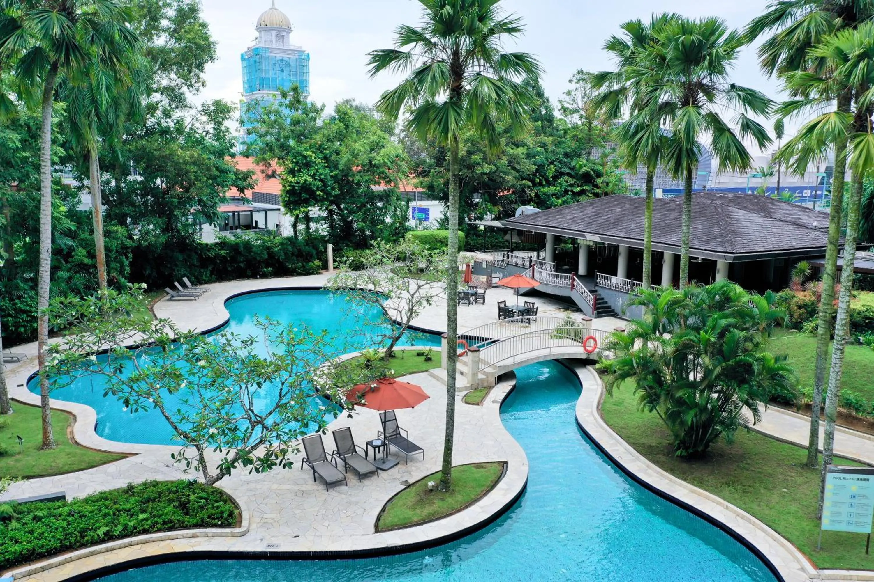 Swimming pool in Thistle Johor Bahru