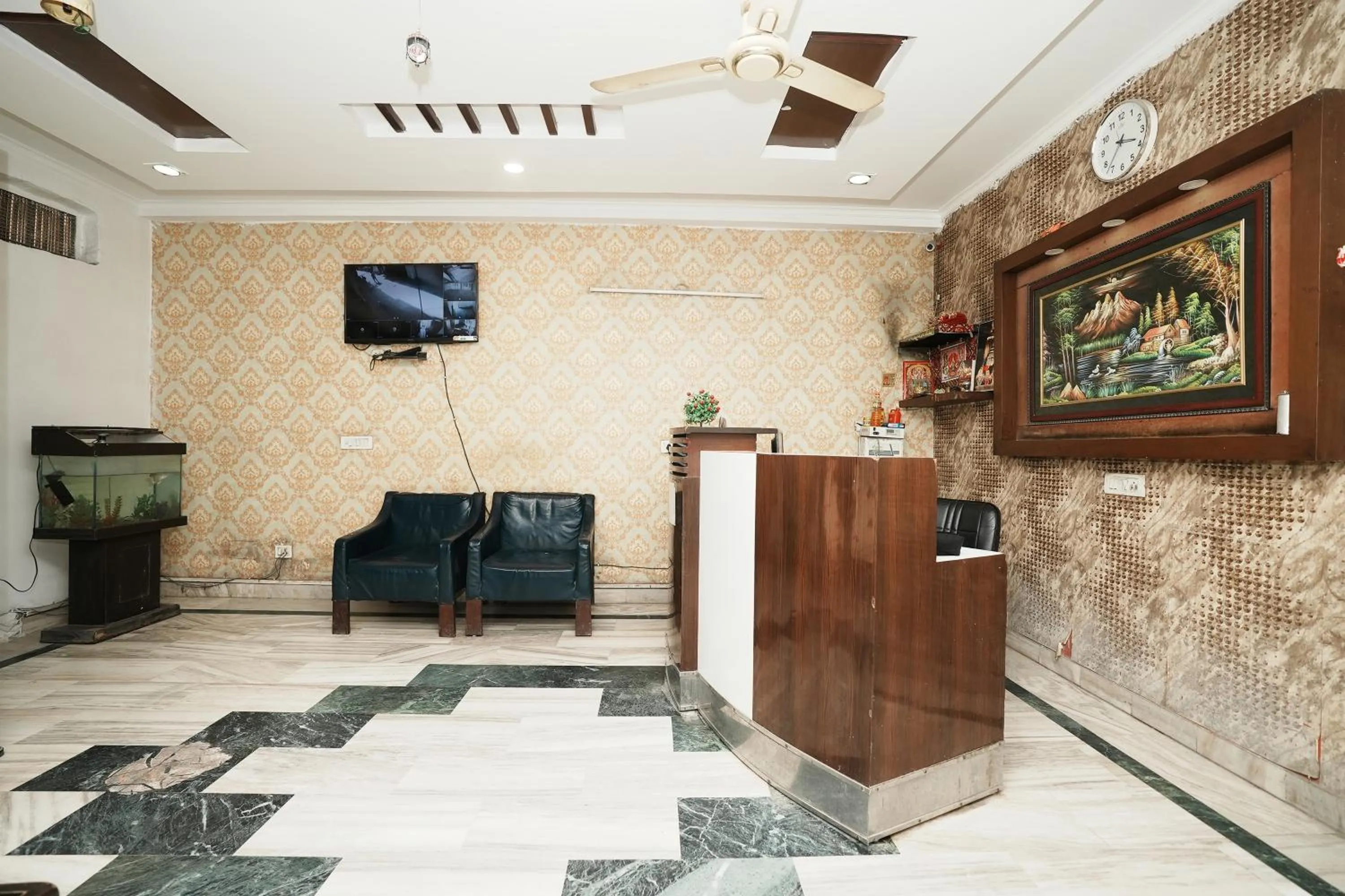 Living room, Lobby/Reception in Hotel Sunrise Moon