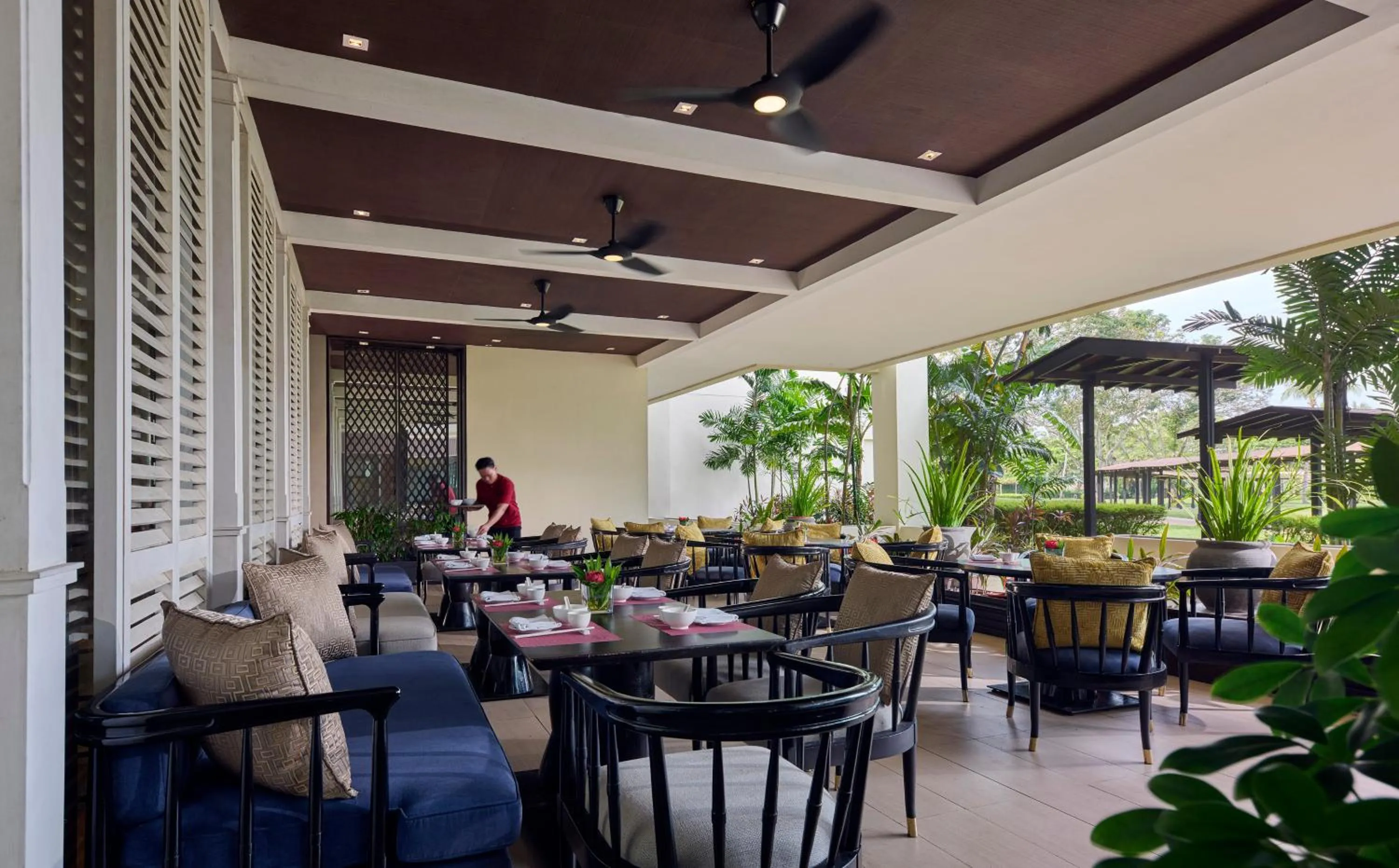 Restaurant/places to eat in Shangri-La Rasa Ria, Kota Kinabalu