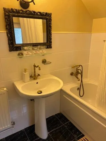 Toilet in Vila Gabriel