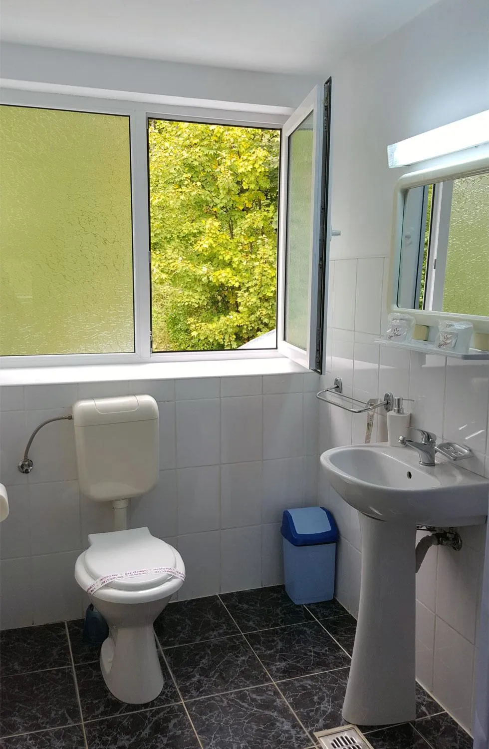 Toilet in Vila Gabriel