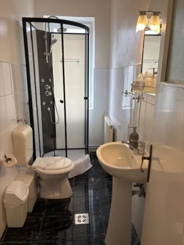 Shower in Vila Gabriel