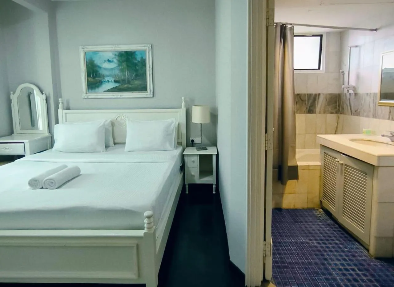 Bedroom, Bed in Century Bay Private Residences