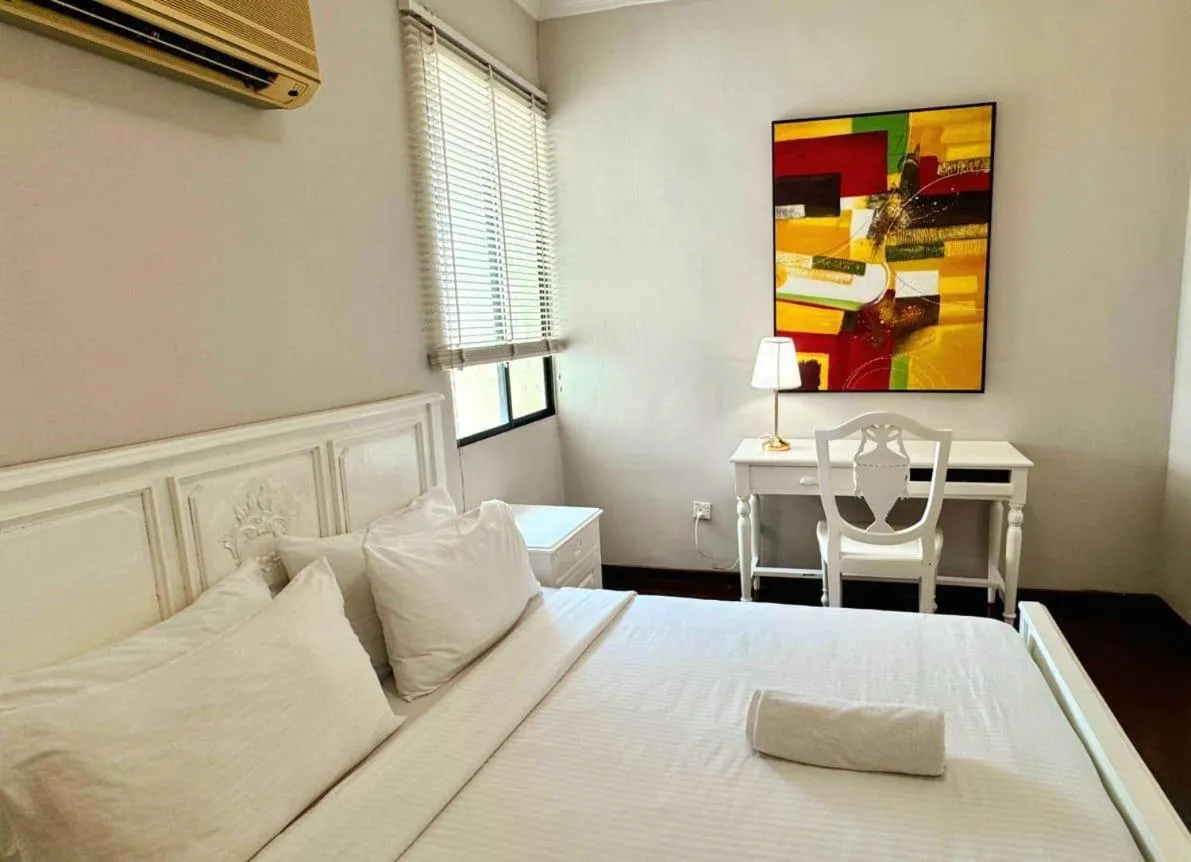 Bedroom, Bed in Century Bay Private Residences