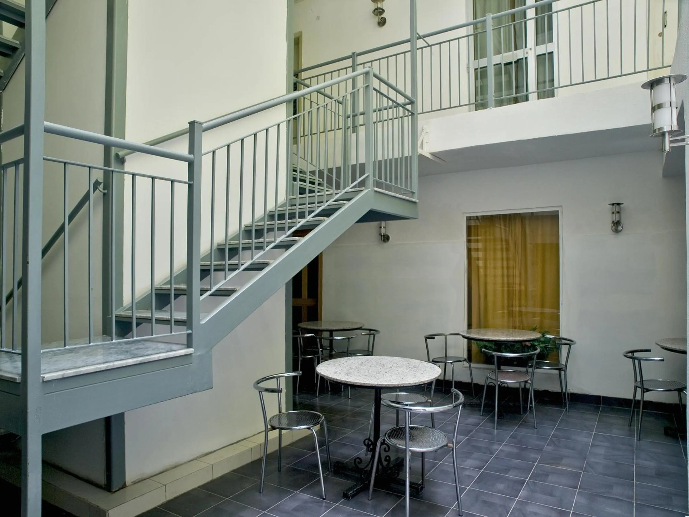 Restaurant/places to eat in Cardor Holiday Complex