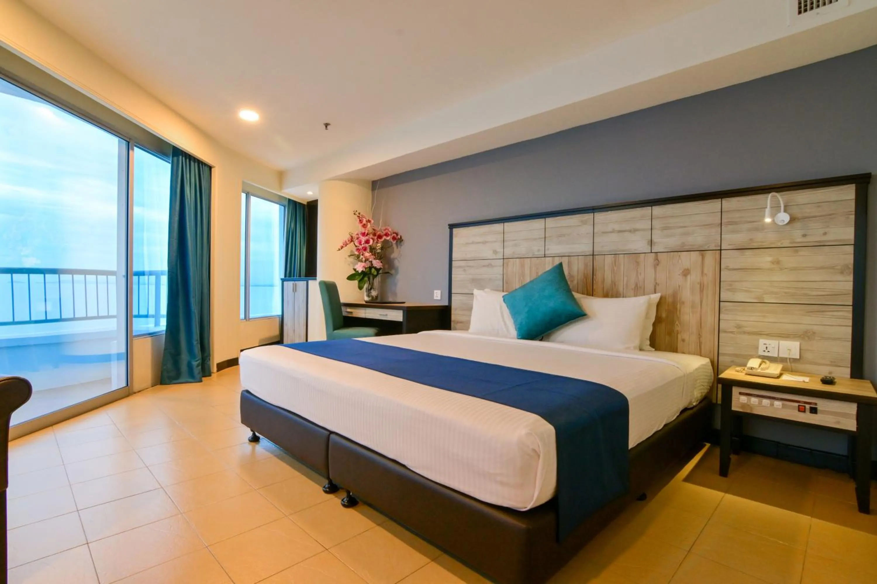 Bed in Flamingo Hotel by the Beach, Penang