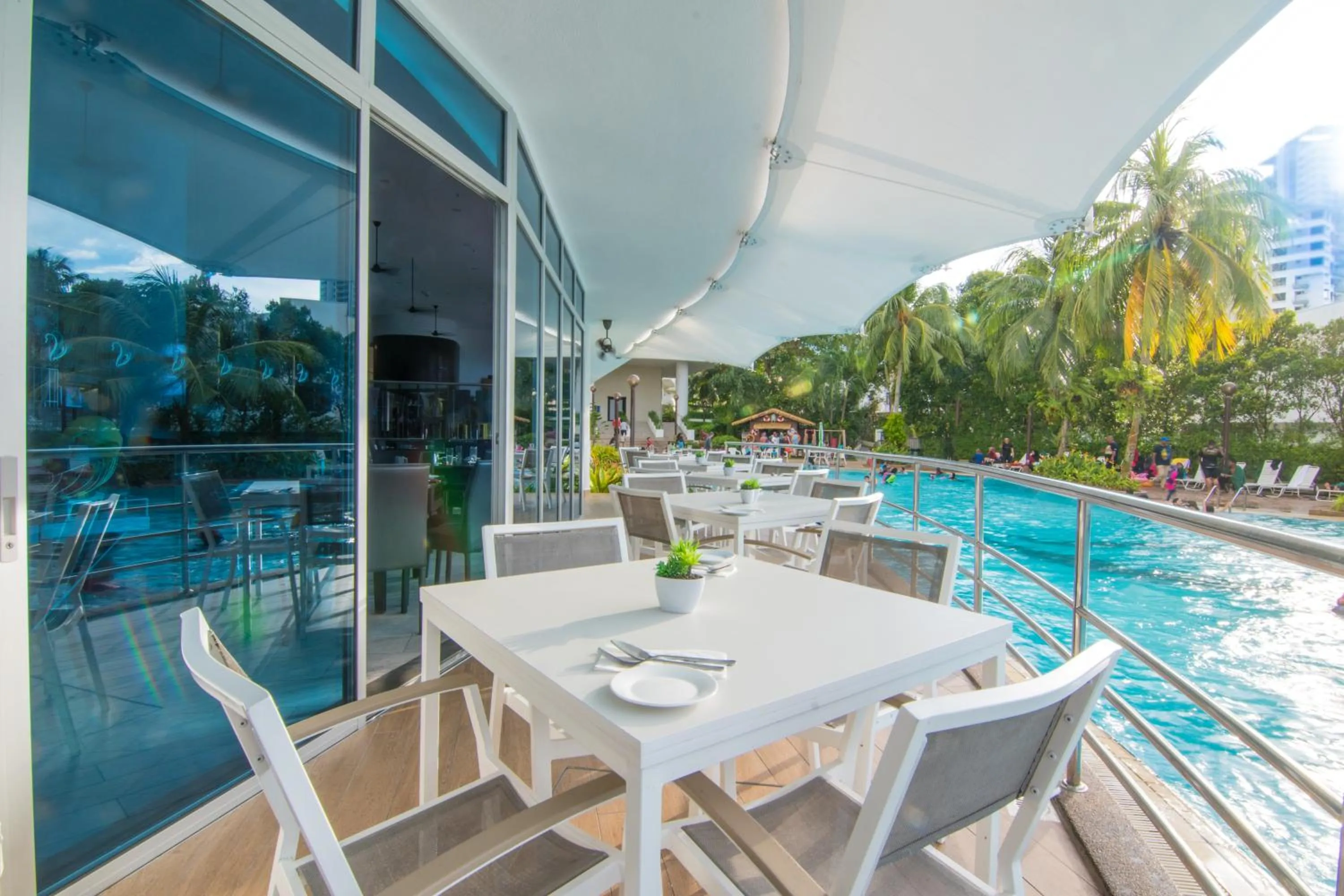 Restaurant/places to eat in Flamingo Hotel by the Beach, Penang