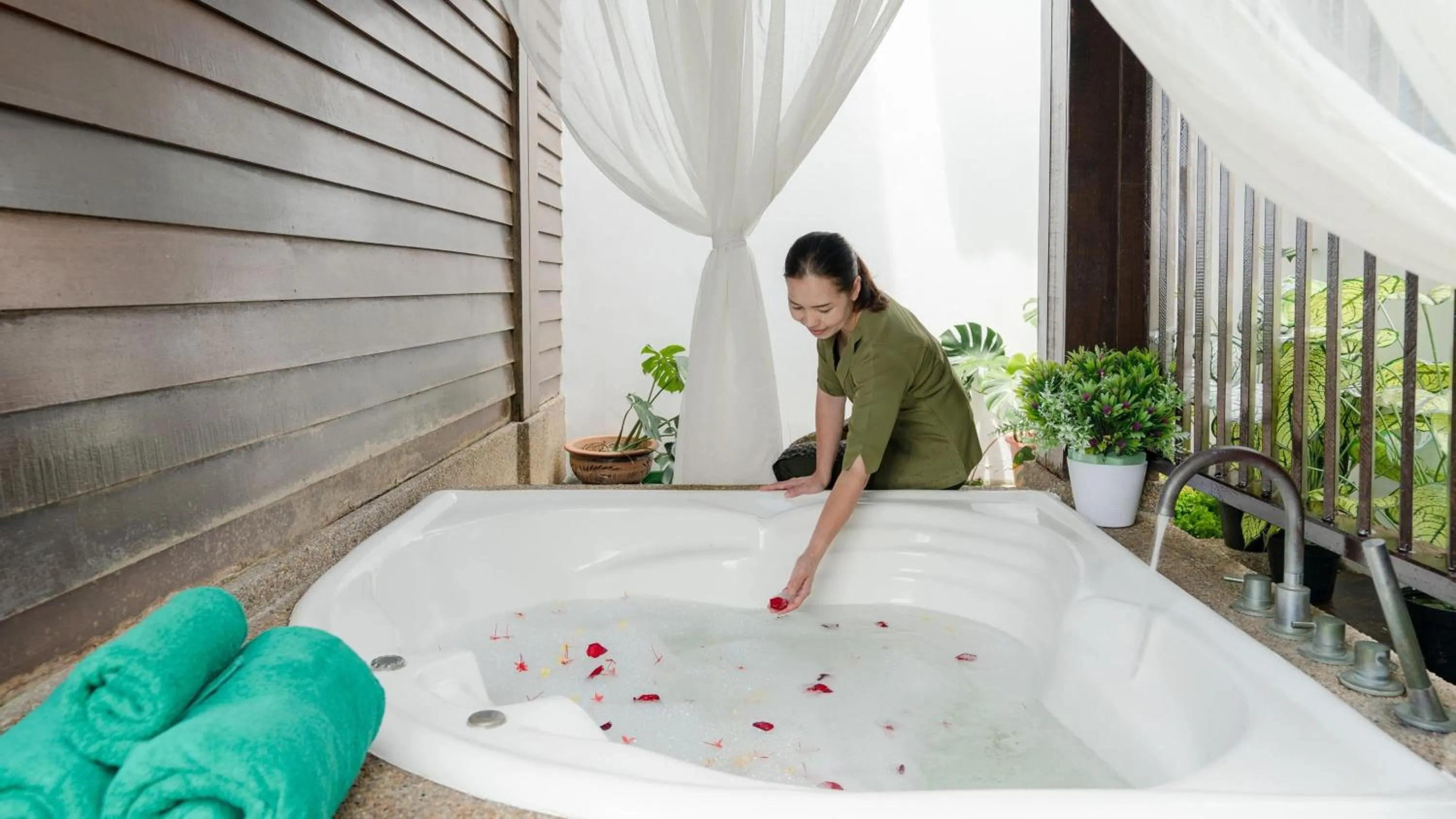 Spa and wellness centre/facilities in Holiday Inn Melaka by IHG