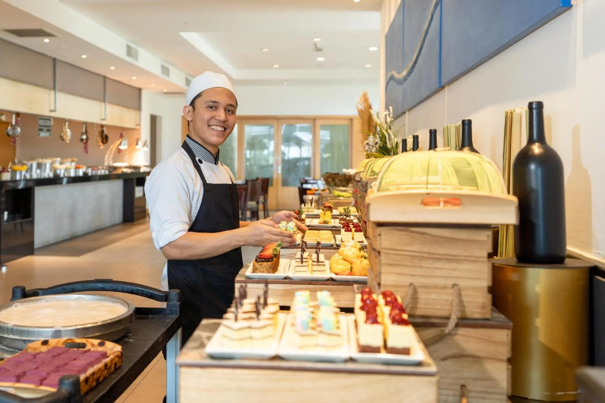 Restaurant/places to eat in Holiday Inn Melaka by IHG