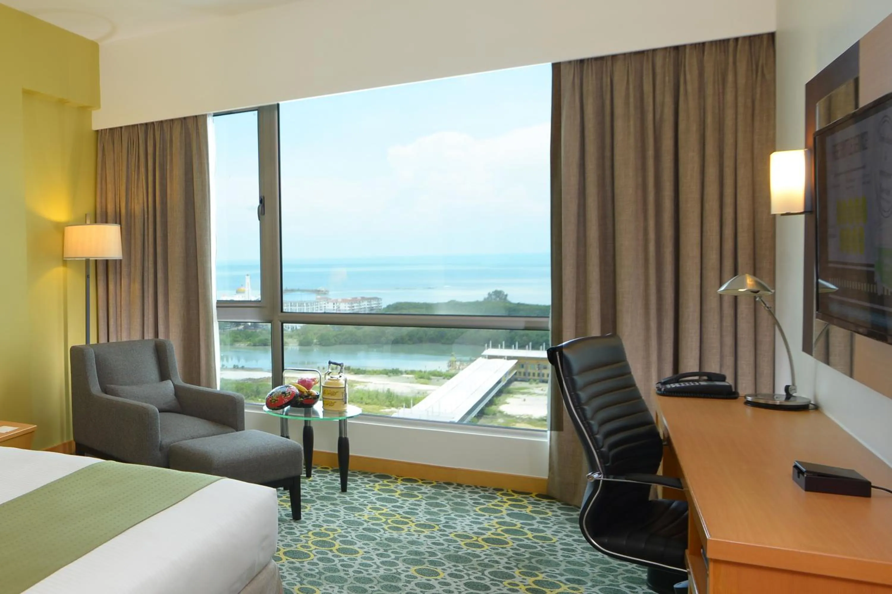 View (from property/room), Bed in Holiday Inn Melaka by IHG